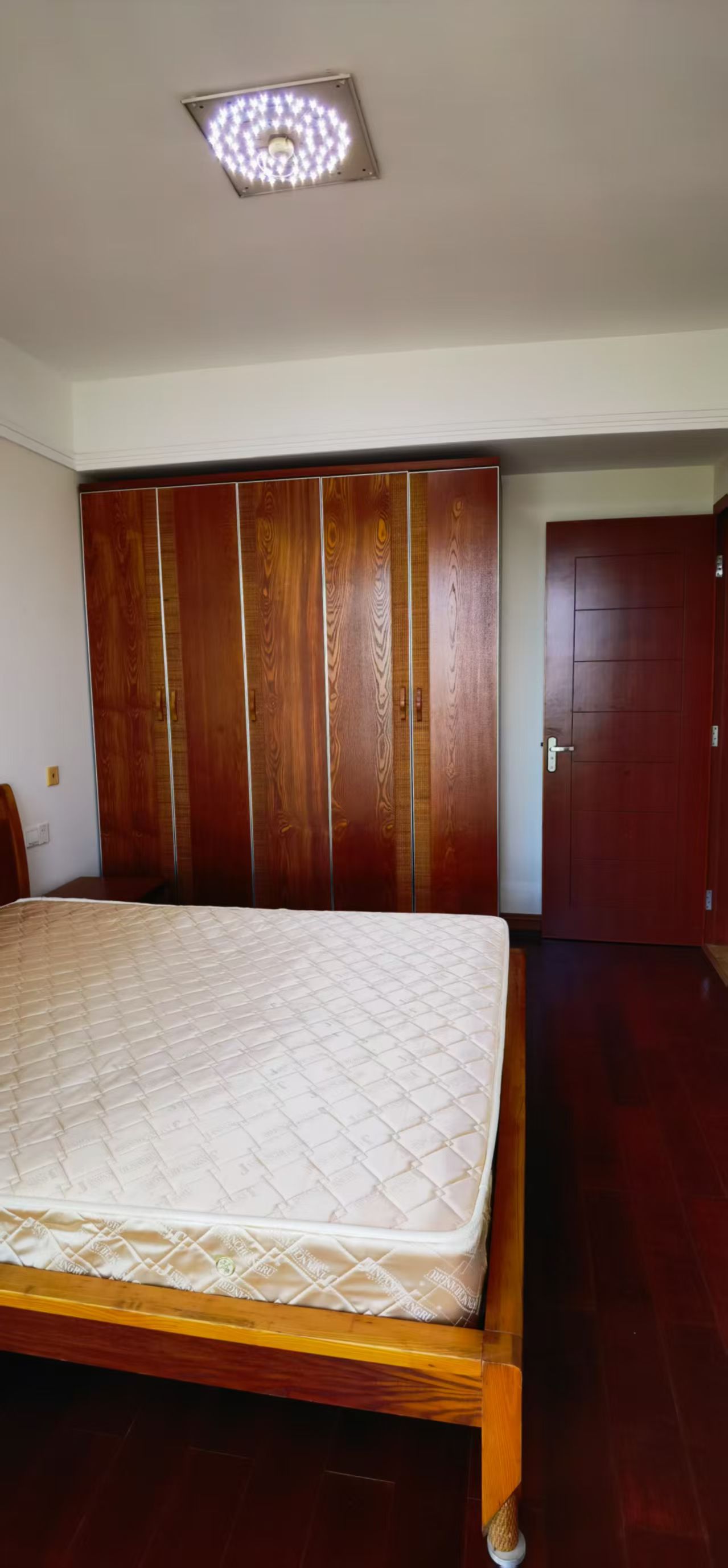 祗园 3室2厅2卫 119.0万 祗园 3室2厅2卫 119.0万室内图