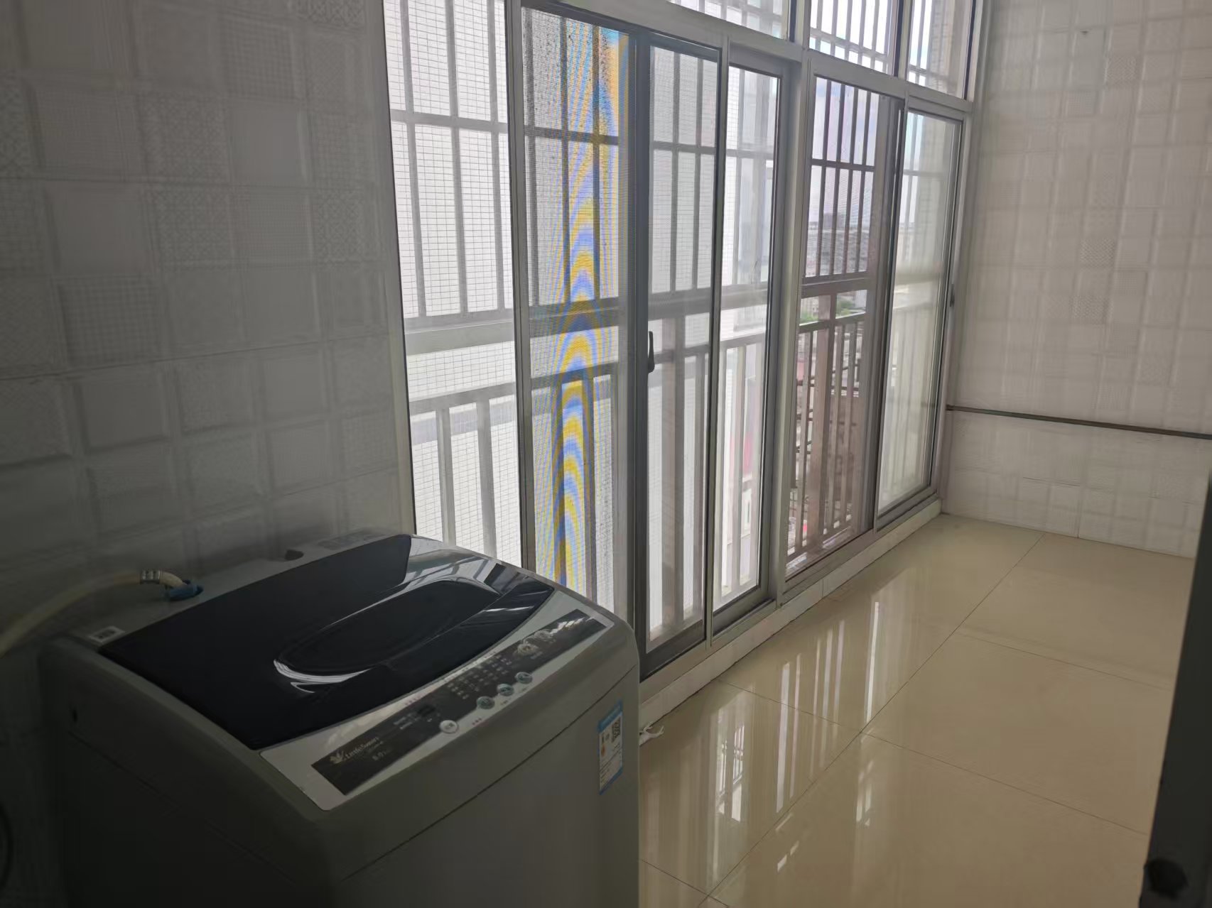 宇元万向城  3室2厅2卫   2400.00元/月室内图