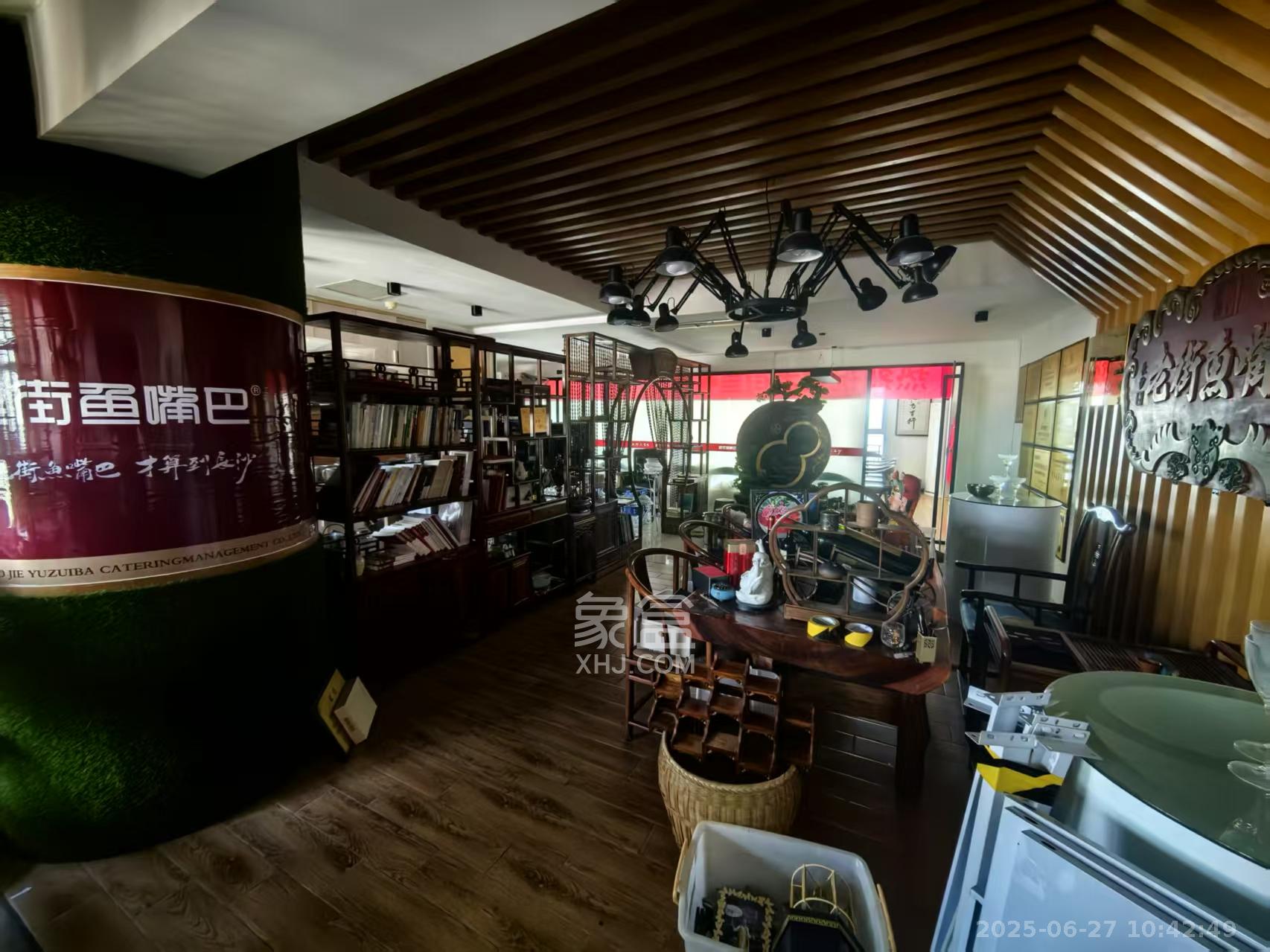 潮宗御苑 4室2厅2卫 7800.0元/月 潮宗御苑 4室2厅2卫 7800.0元/月室内图