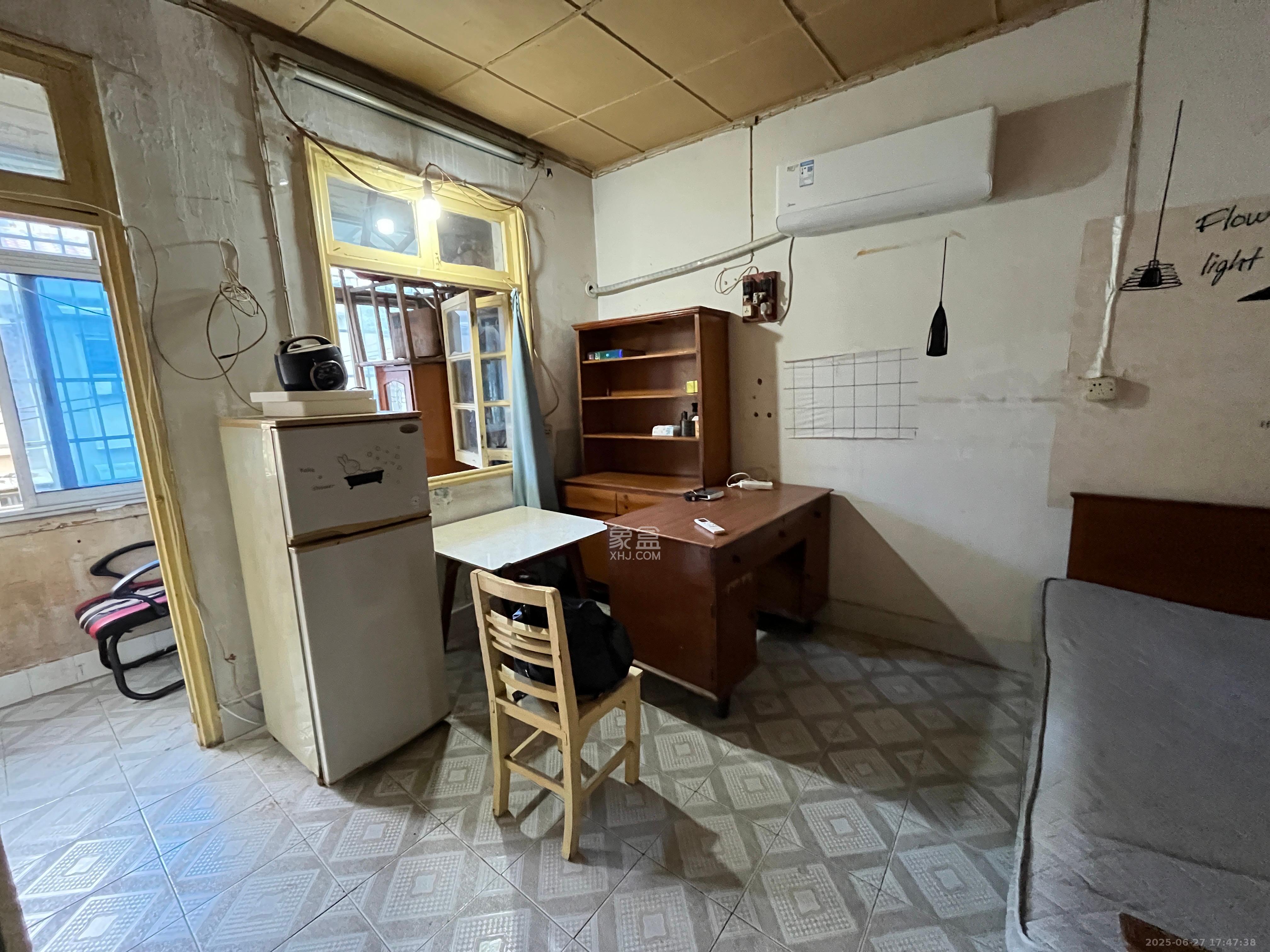 砂子塘社区  1室1厅1卫    1050.0元/月 砂子塘社区  1室1厅1卫    1050.0元/月室内图