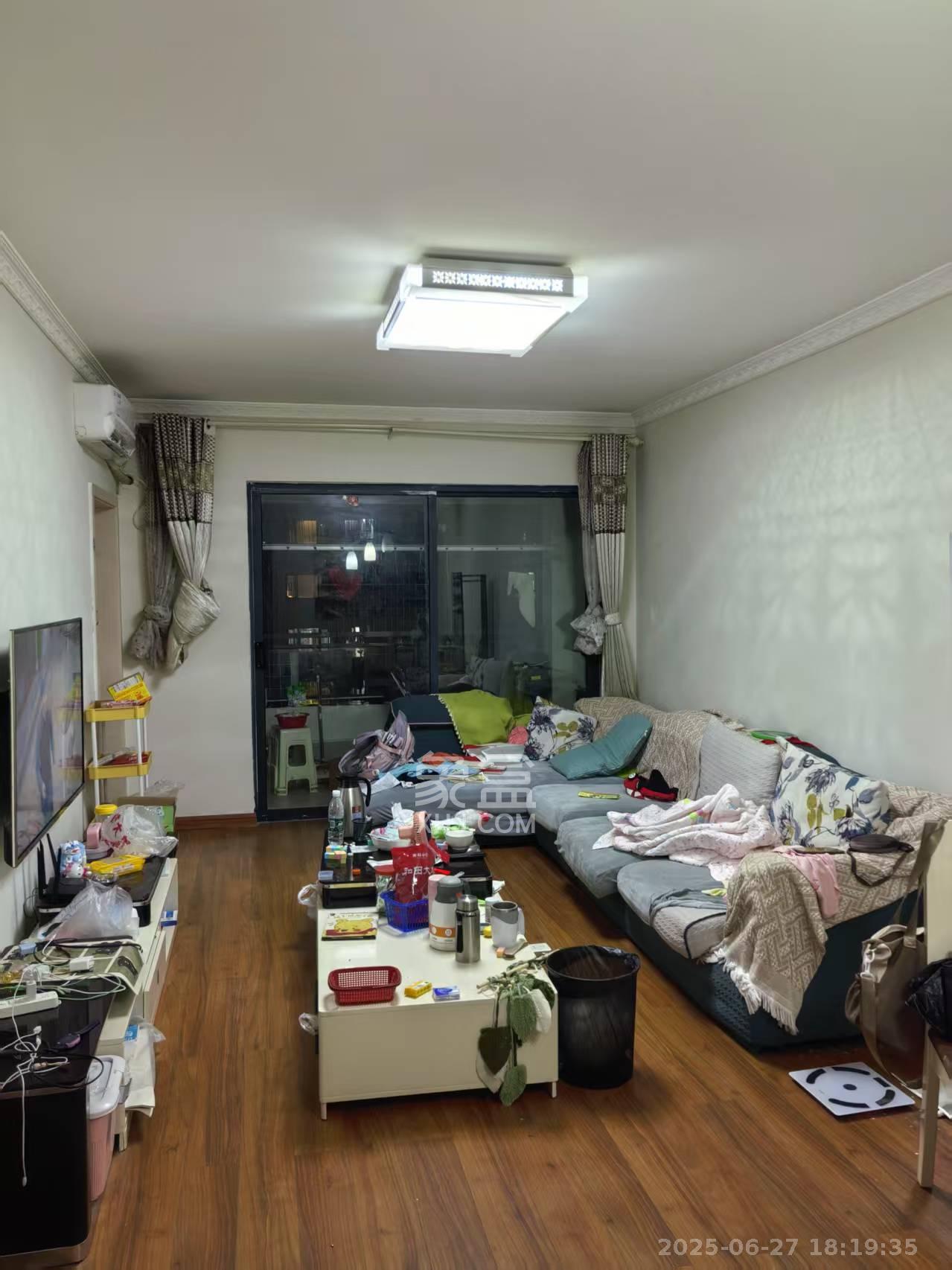 好莱城（弘德西街）  2室2厅1卫    2100.0元/月室内图