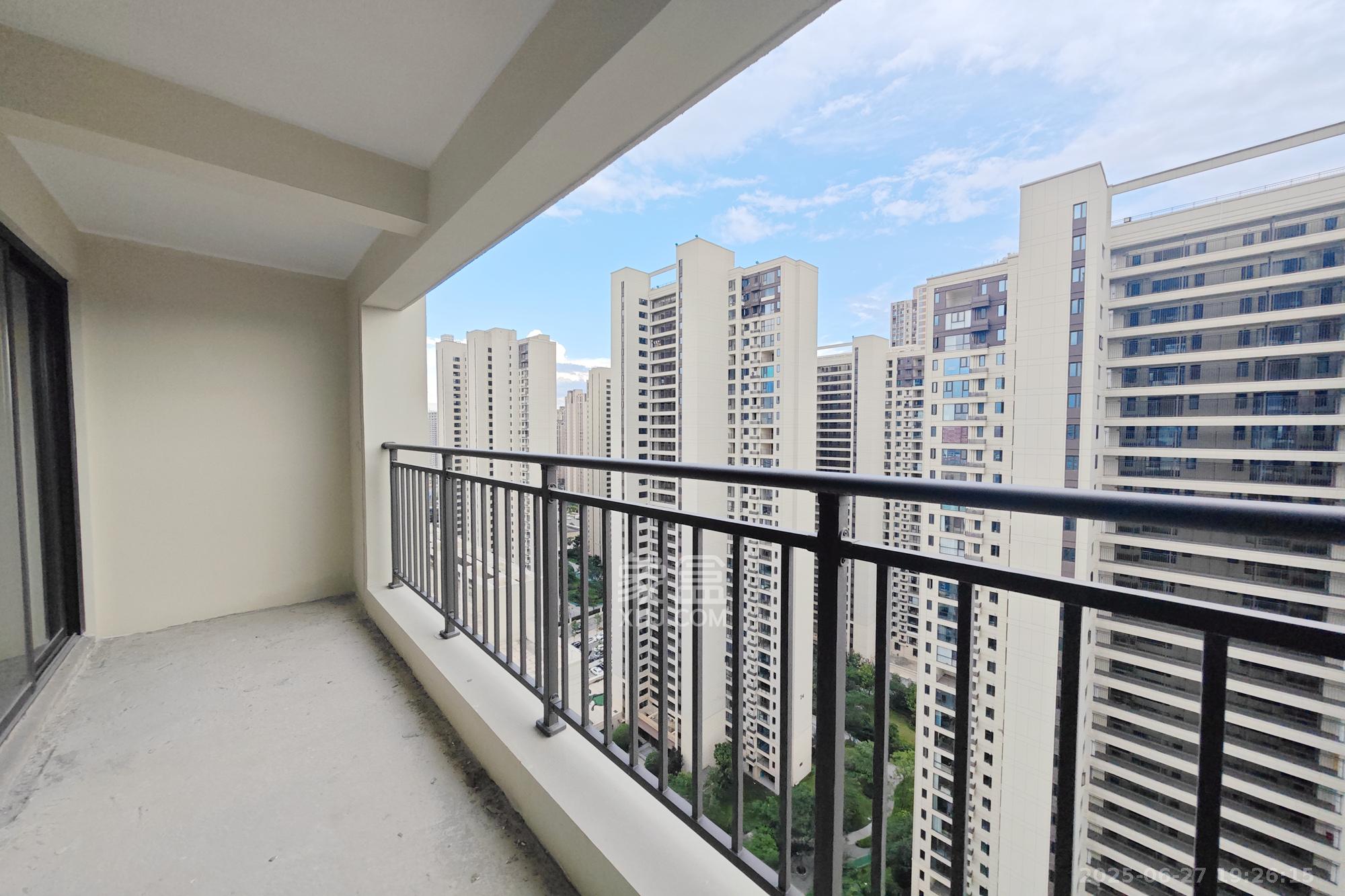 旭辉国悦府  4室2厅2卫    155.0万 旭辉国悦府  4室2厅2卫    155.0万阳台