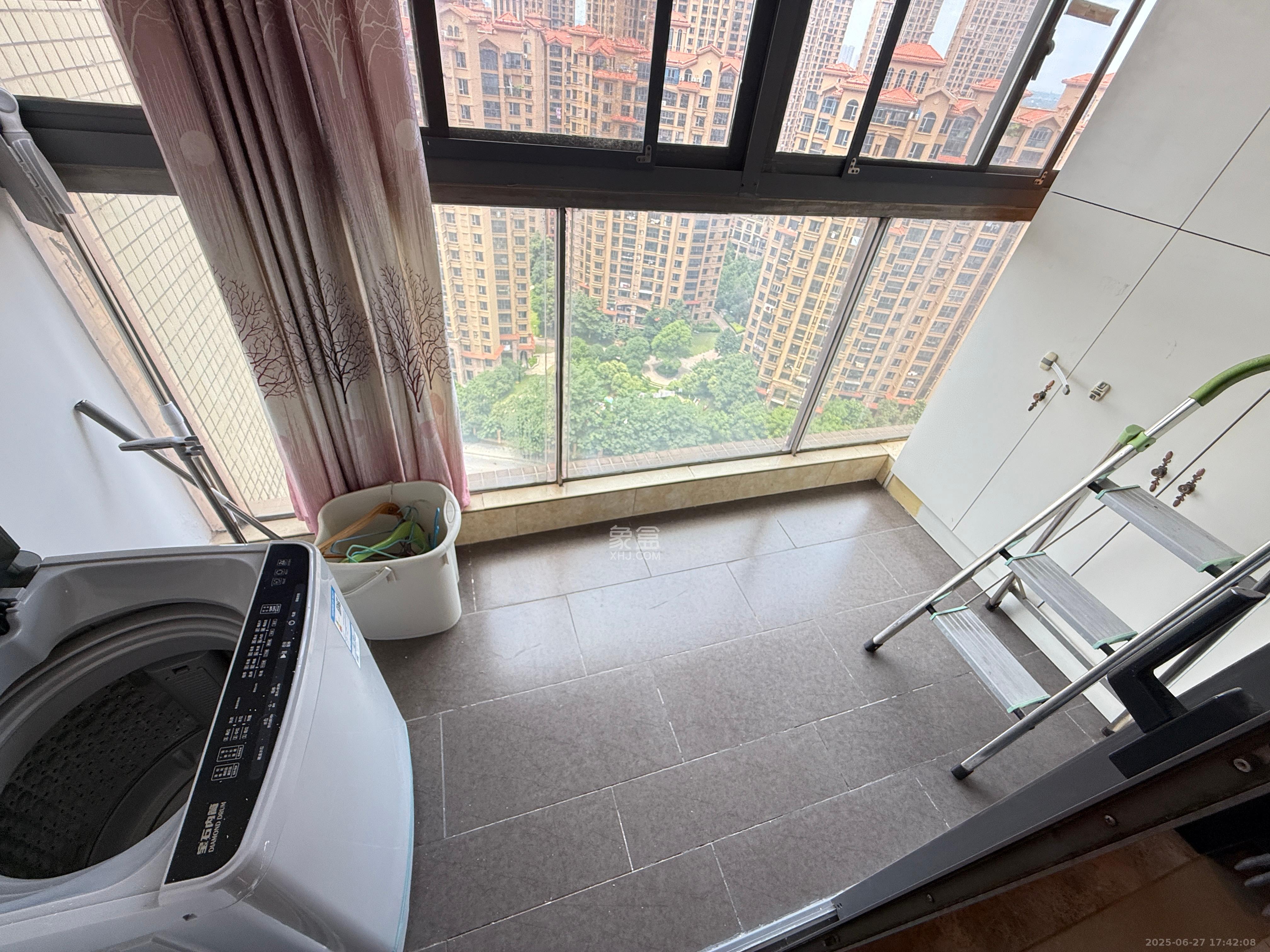 珠江花城三期锦鲤  1室2厅2卫    3000.0元/月 珠江花城三期锦鲤  1室2厅2卫    3000.0元/月室内图