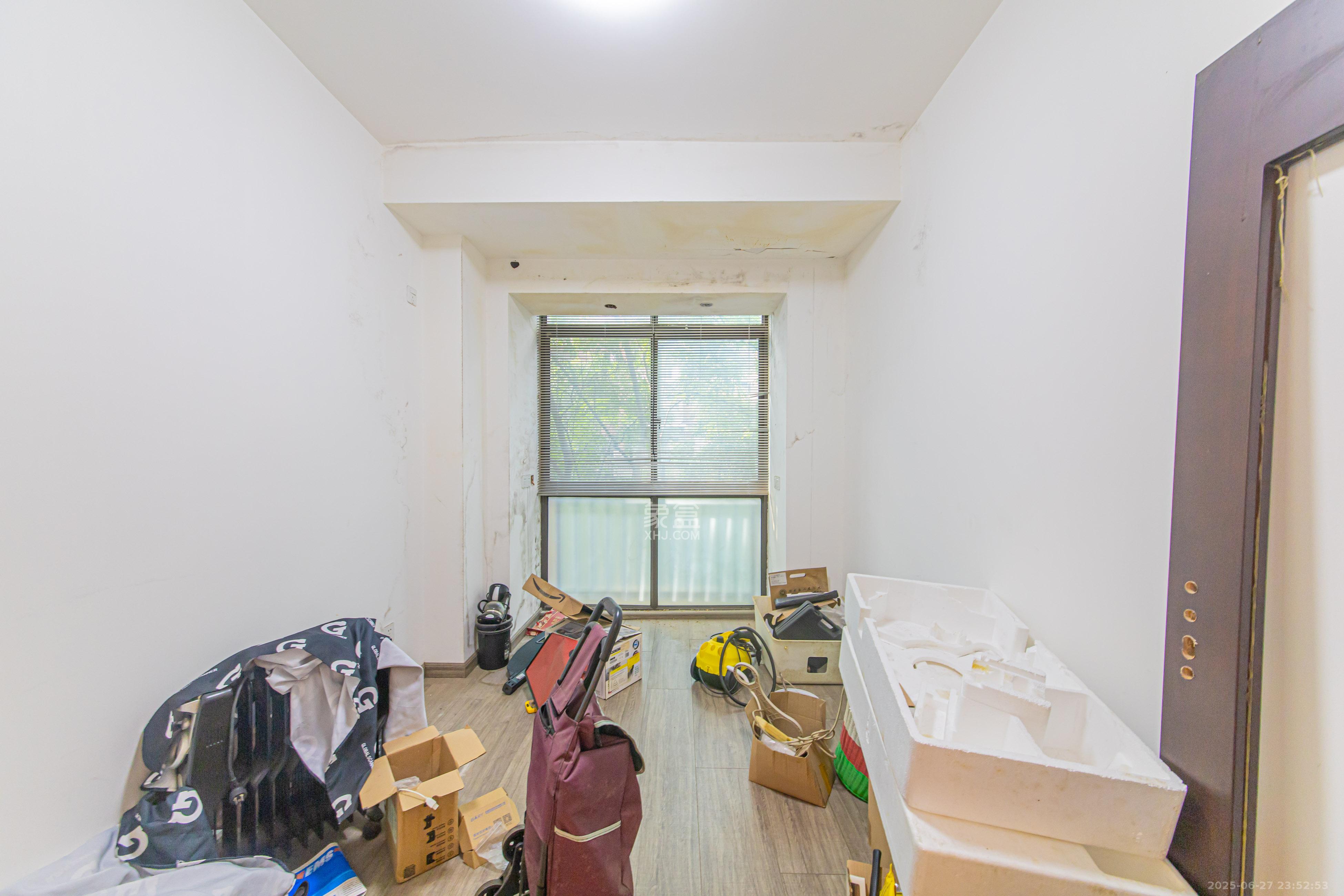 绿地公馆(绿地名邸)  4室2厅2卫    200.0万 绿地公馆(绿地名邸)  4室2厅2卫    200.0万卧室