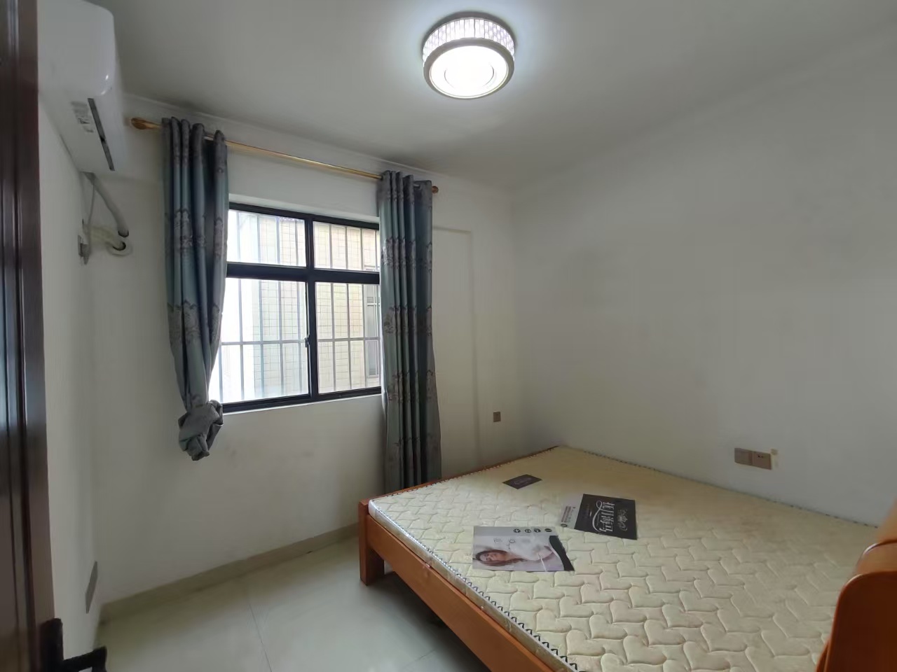 家顺花园  3室2厅2卫   2400.00元/月室内图