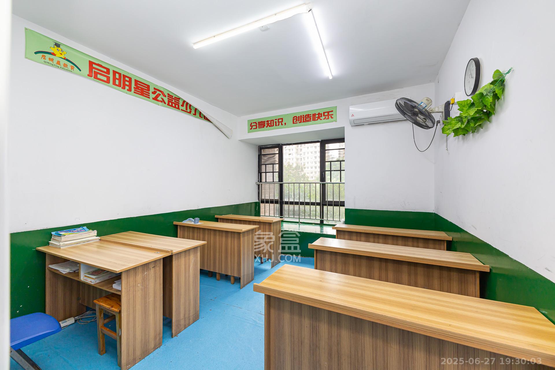 润和之悦(金泽园) 4室2厅2卫 78.0万 润和之悦(金泽园) 4室2厅2卫 78.0万卧室