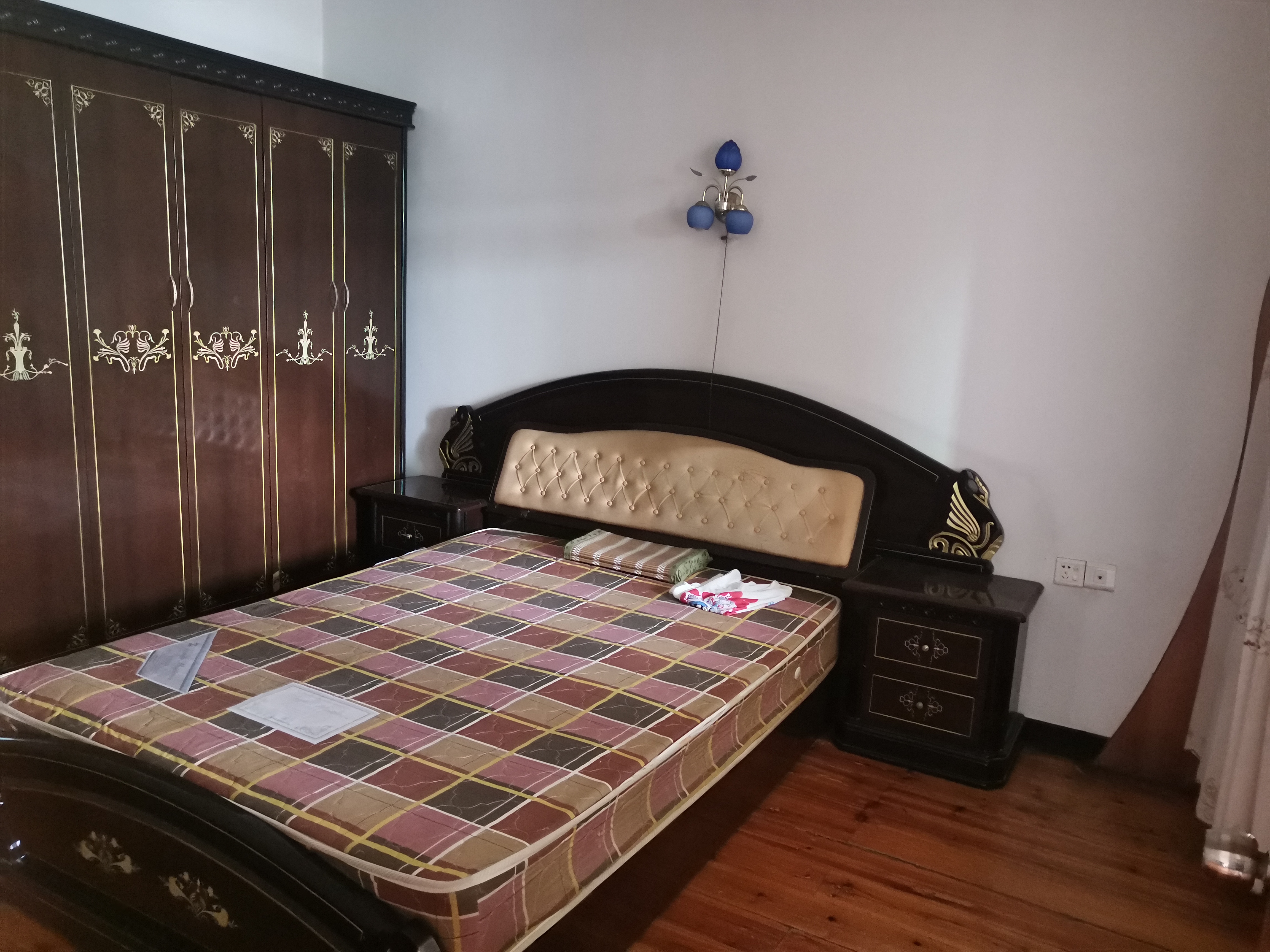 太平小区 3室2厅1卫 1100.0元/月 太平小区 3室2厅1卫 1100.0元/月室内图