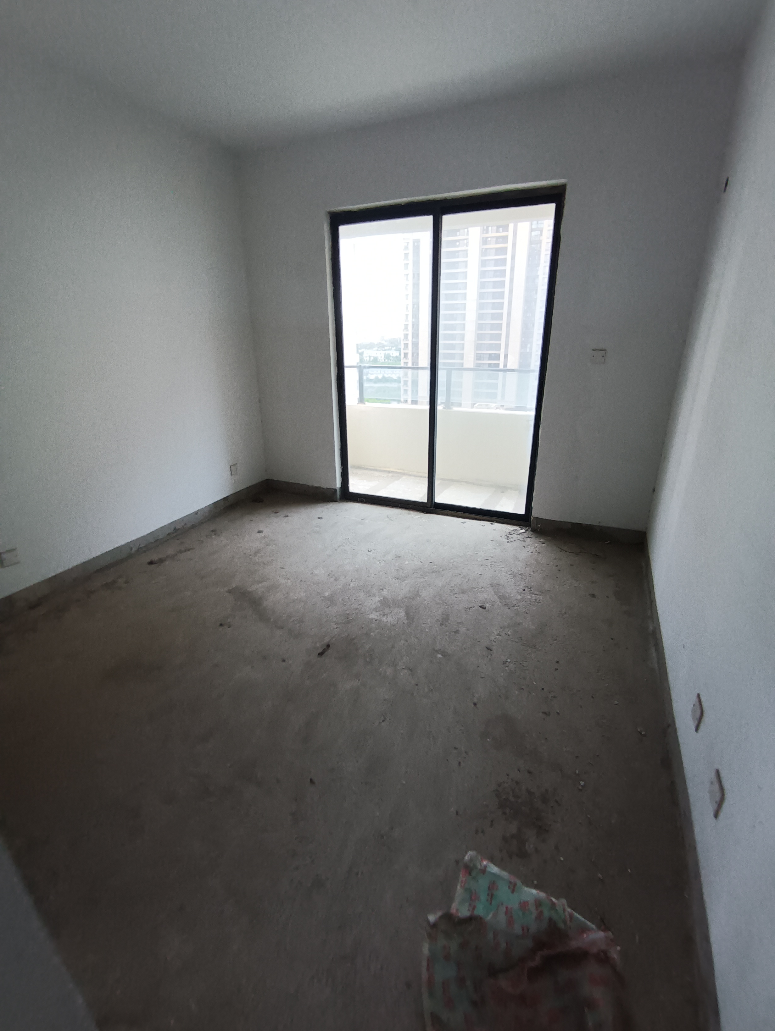 新城吾悦广场 4室2厅2卫 210.0万 新城吾悦广场 4室2厅2卫 210.0万客厅