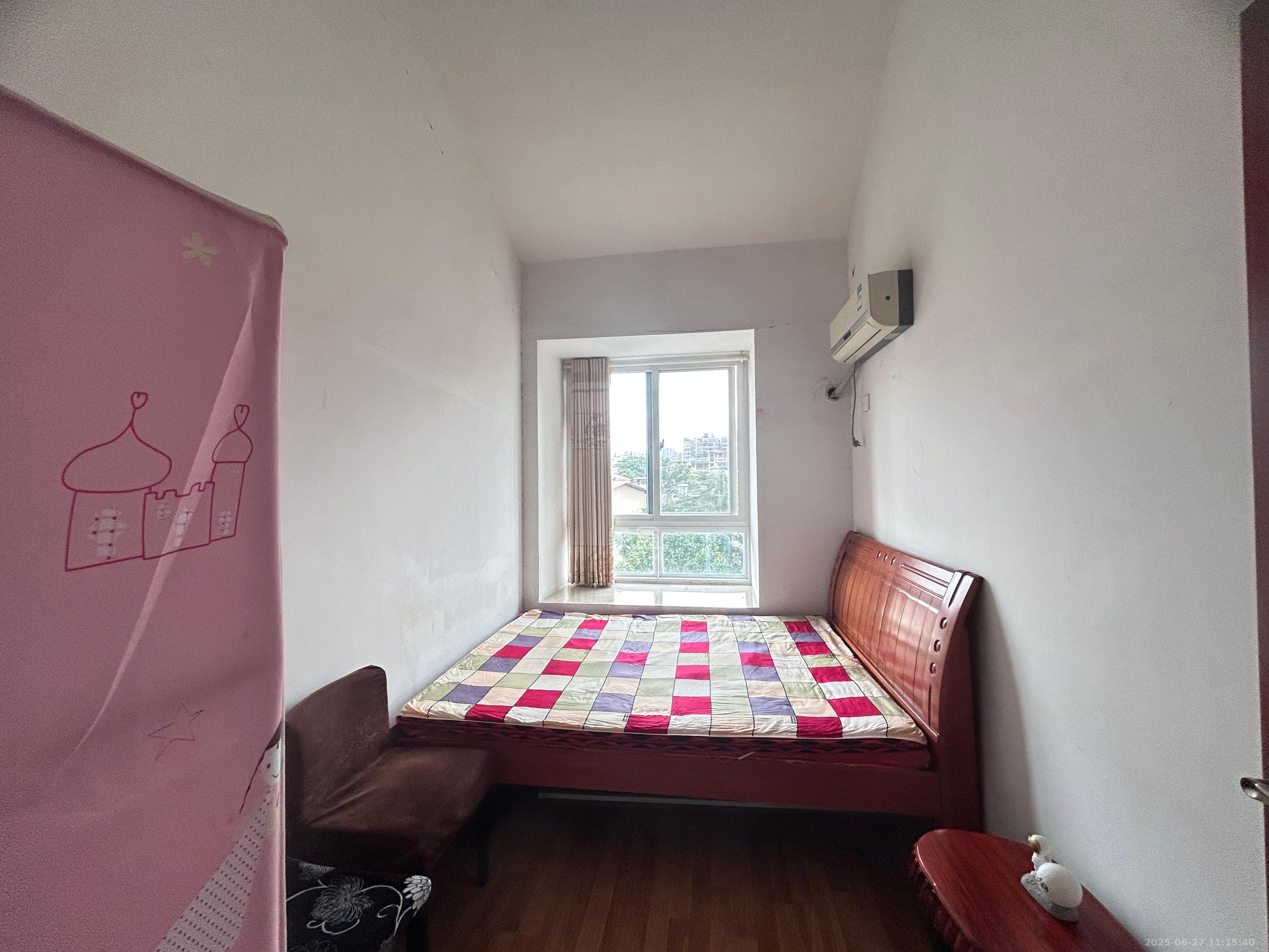 山水湾  3室2厅1卫    1600.0元/月室内图