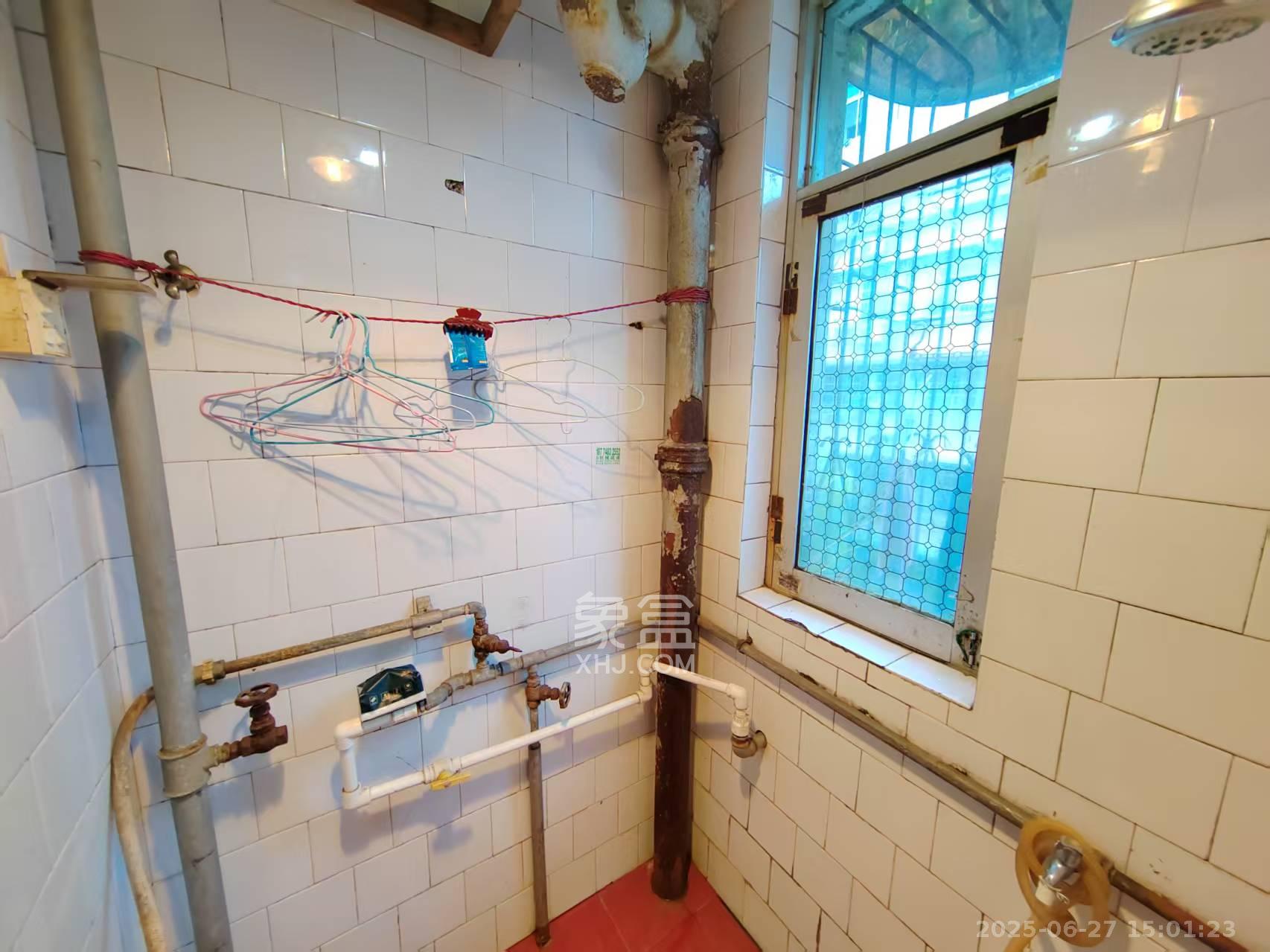 建湘新村  2室1厅1卫    1300.0元/月 建湘新村  2室1厅1卫    1300.0元/月室内图