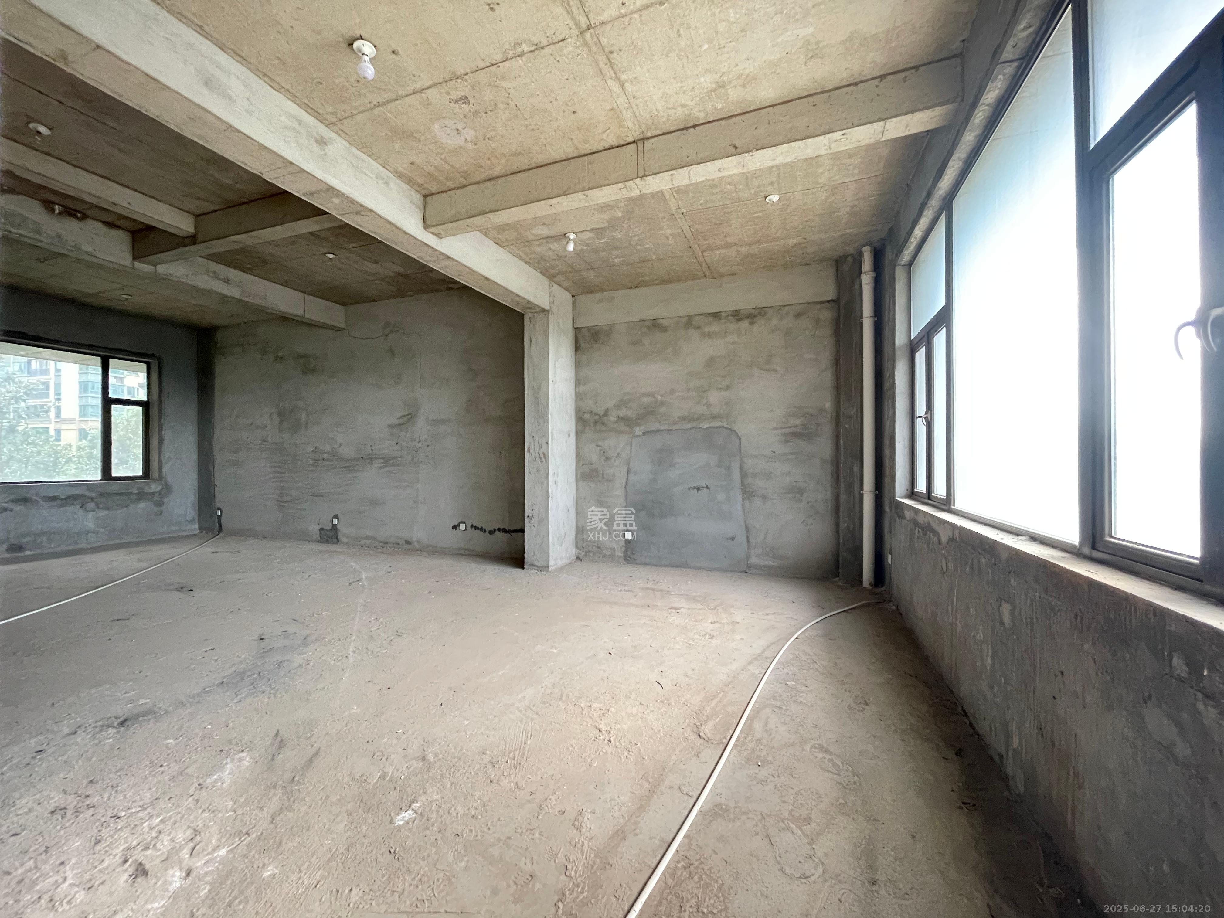 恒大名都   221.86㎡      2500.0元/月室内图