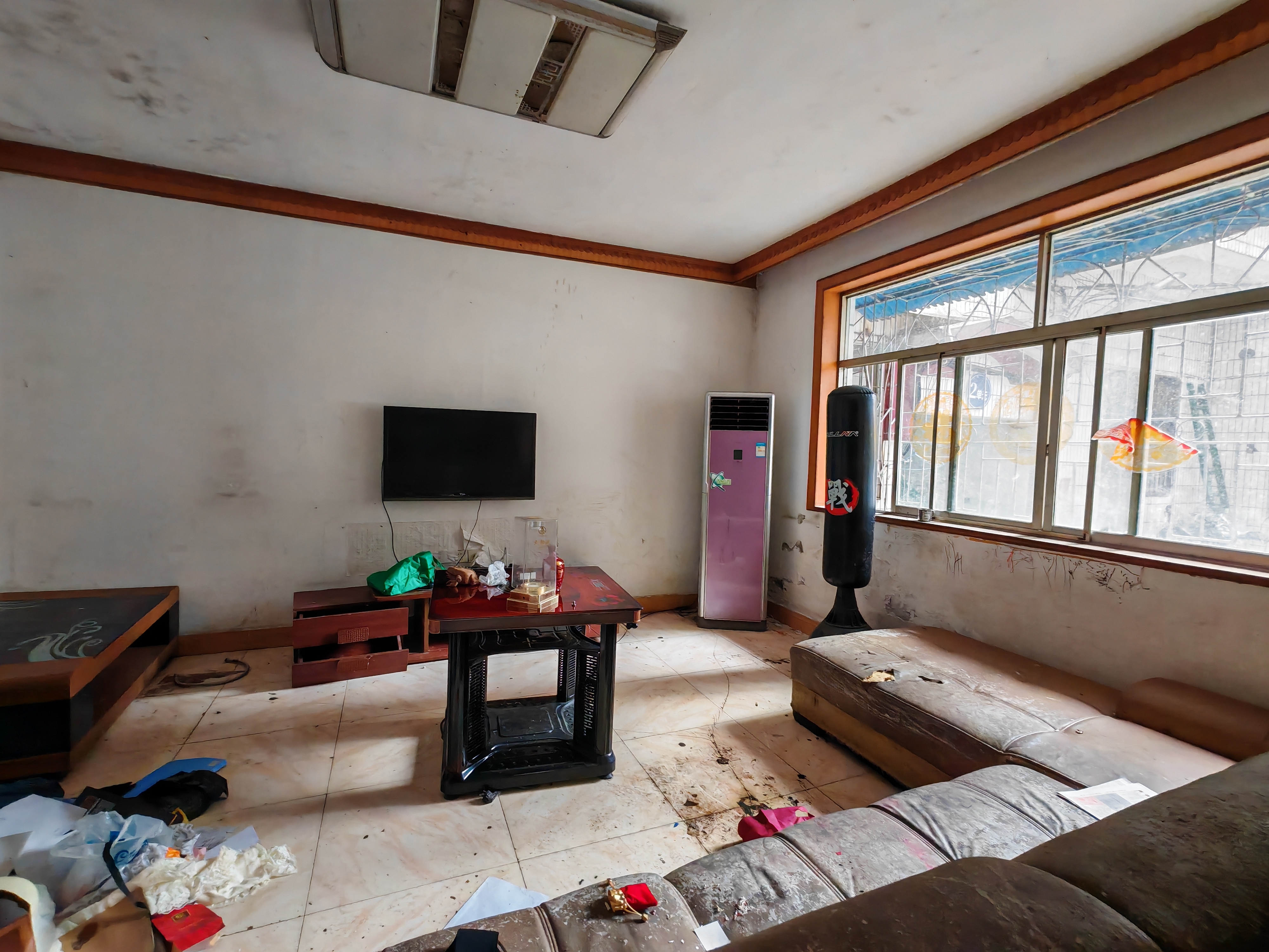 百灵新村  3室2厅2卫   35.00万