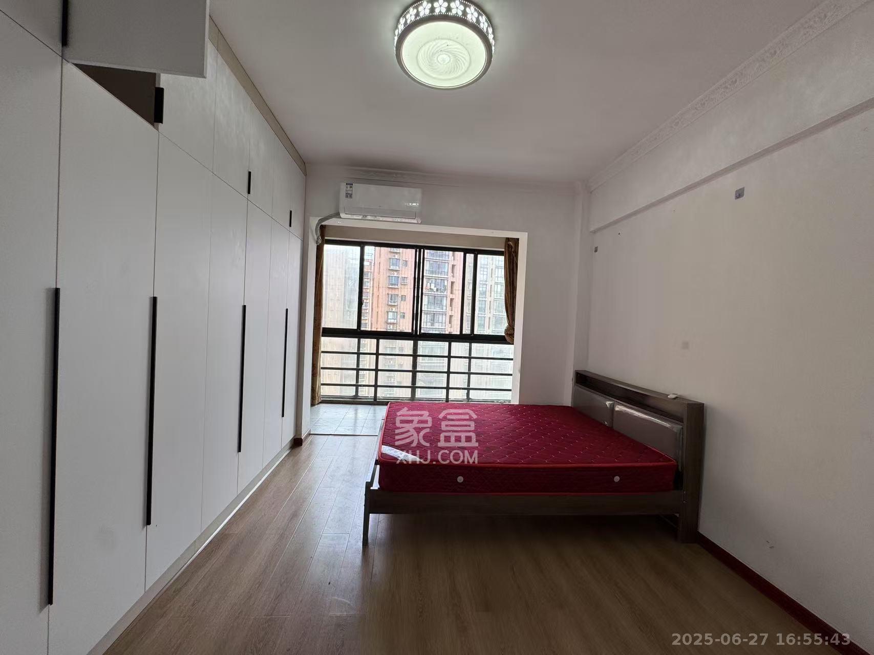 瑞都华庭(华庭美苑) 3室2厅2卫 2500.0元/月 瑞都华庭(华庭美苑) 3室2厅2卫 2500.0元/月室内图