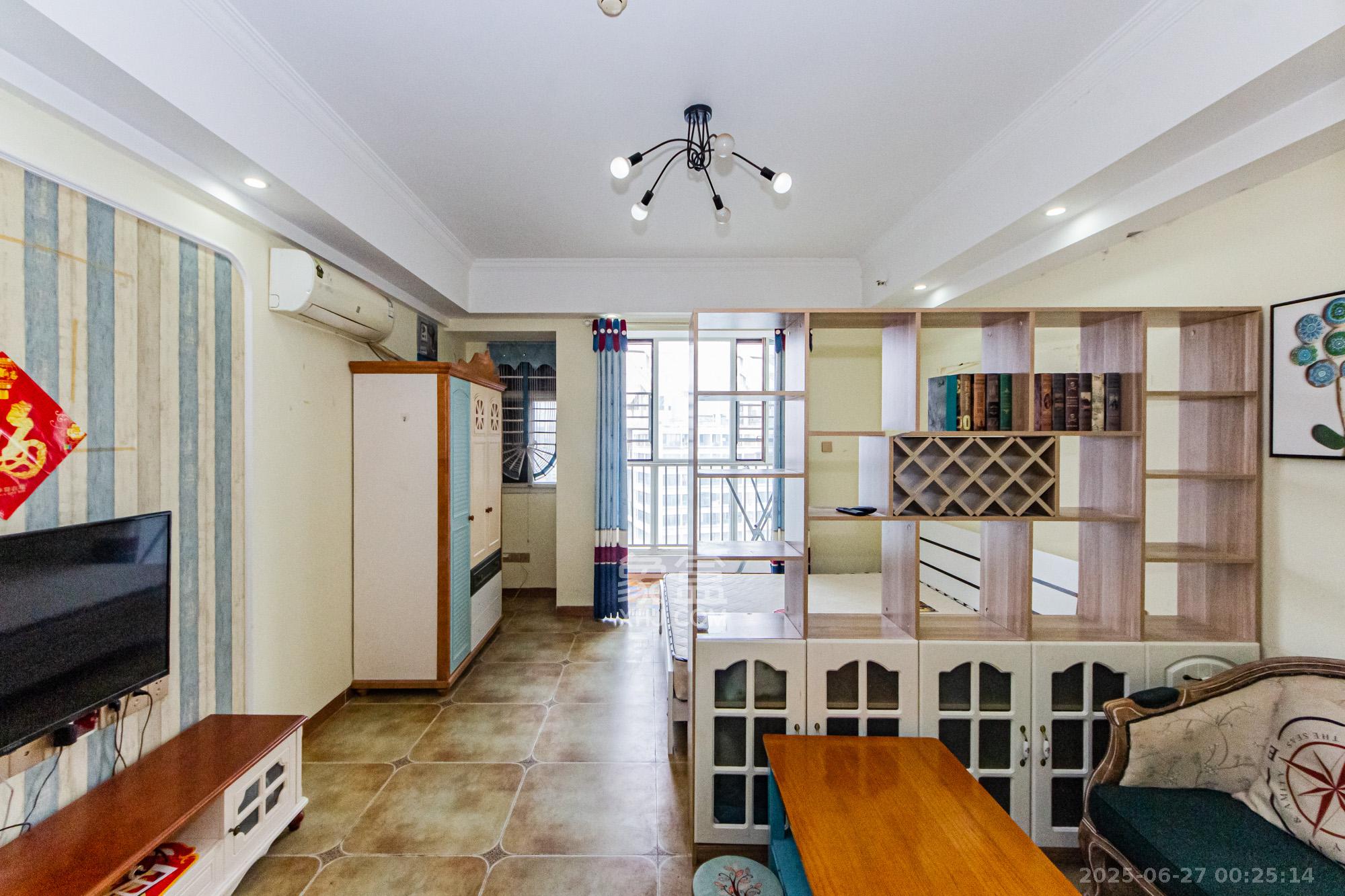 北辰三角洲E4区 1室1厅1卫 42.0万 北辰三角洲E4区 1室1厅1卫 42.0万客厅