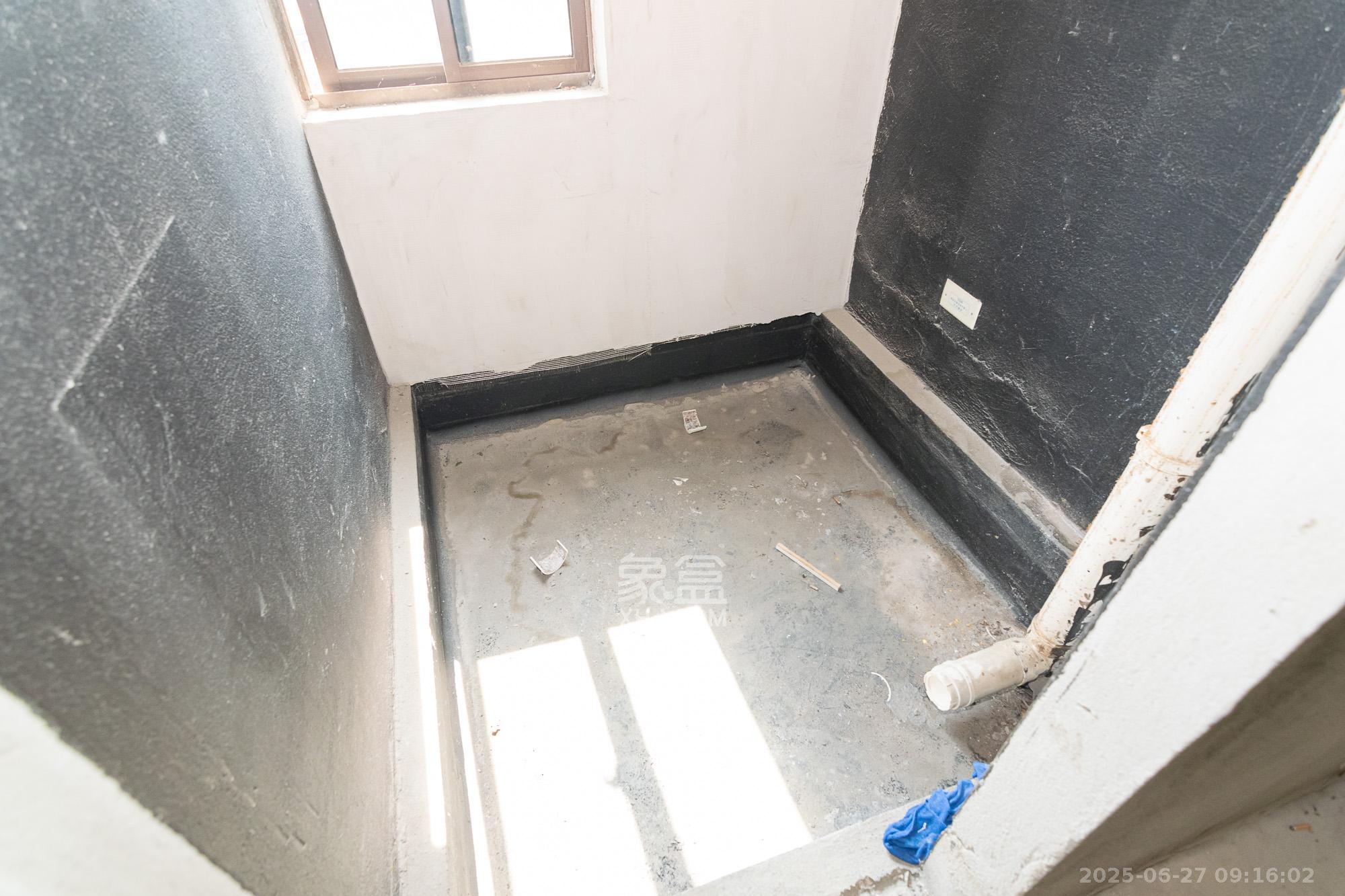 裕田奥莱小镇  2室2厅1卫    45.0万卫生间