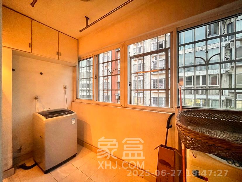 都市春天 3室2厅2卫 2700.0元/月 都市春天 3室2厅2卫 2700.0元/月室内图