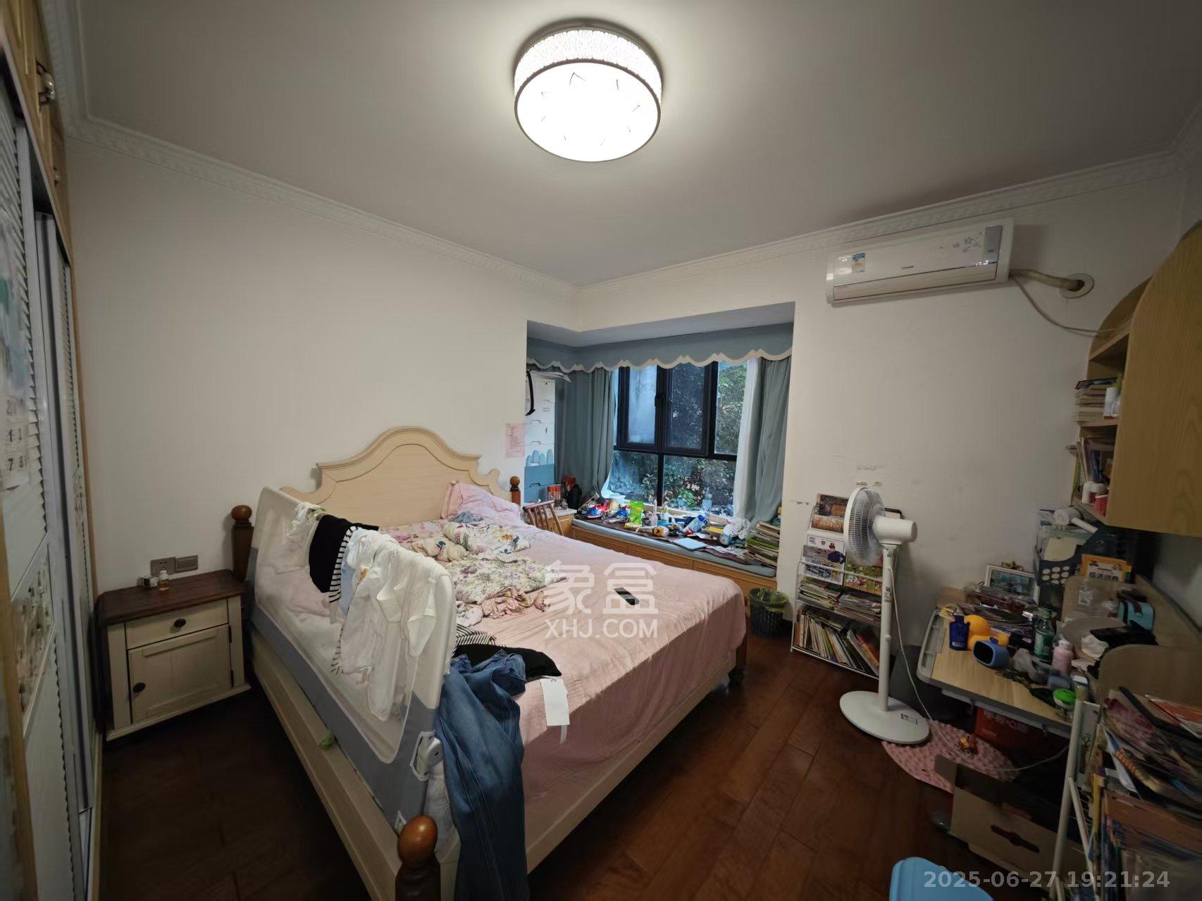长大卧琥  4室2厅2卫   3400.00元/月室内图