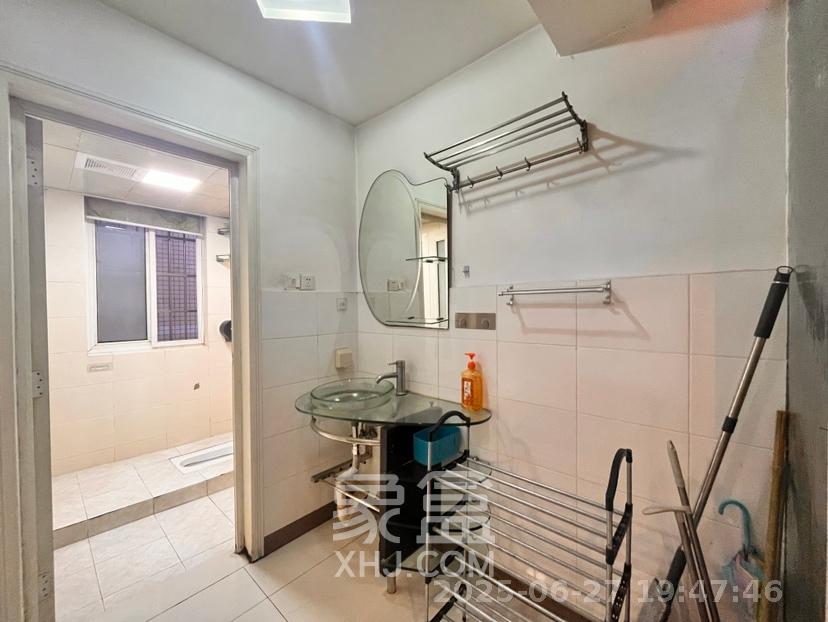 都市春天 3室2厅2卫 2700.0元/月 都市春天 3室2厅2卫 2700.0元/月室内图