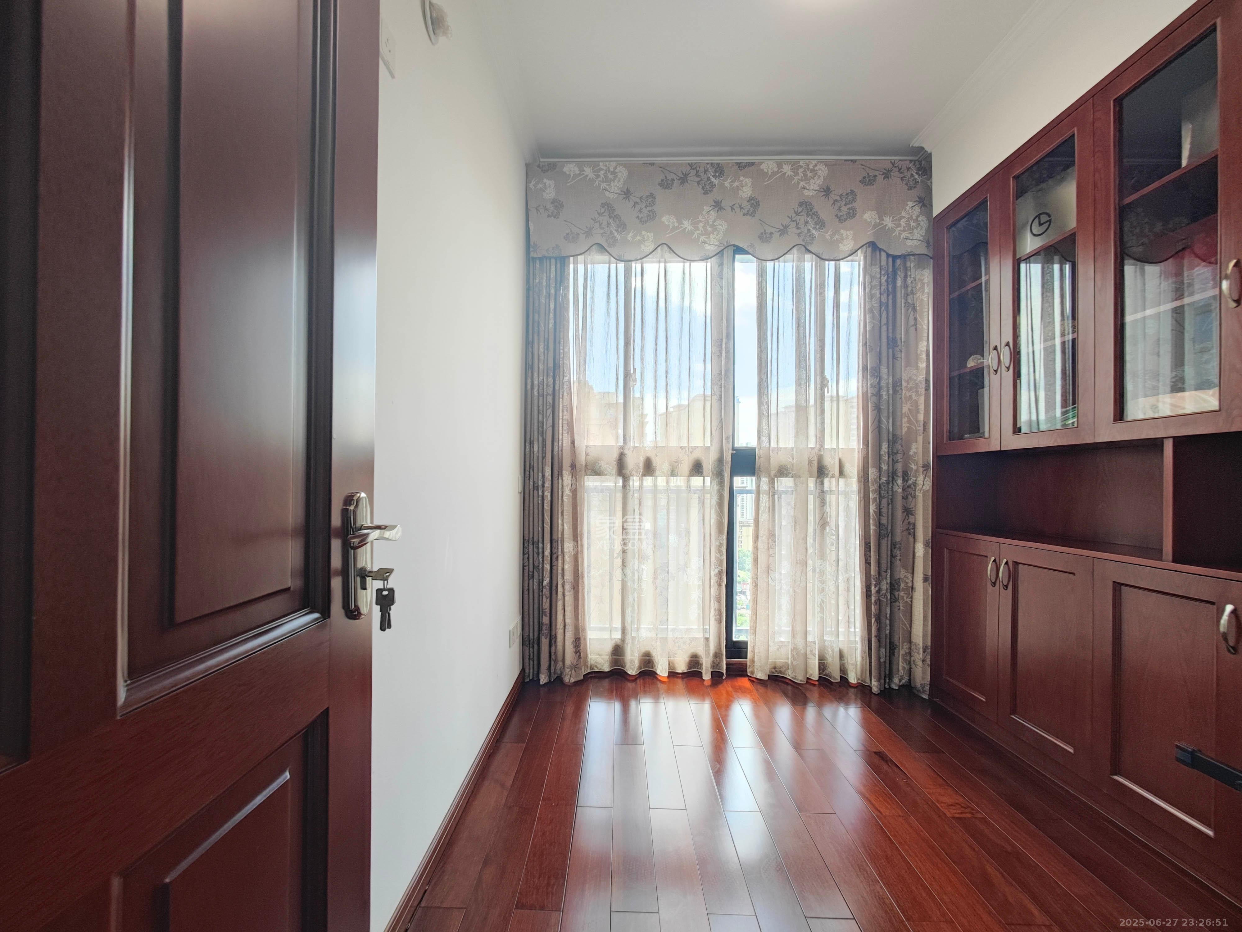 泰禹云开壹品  3室2厅1卫    98.0万 泰禹云开壹品  3室2厅1卫    98.0万卧室