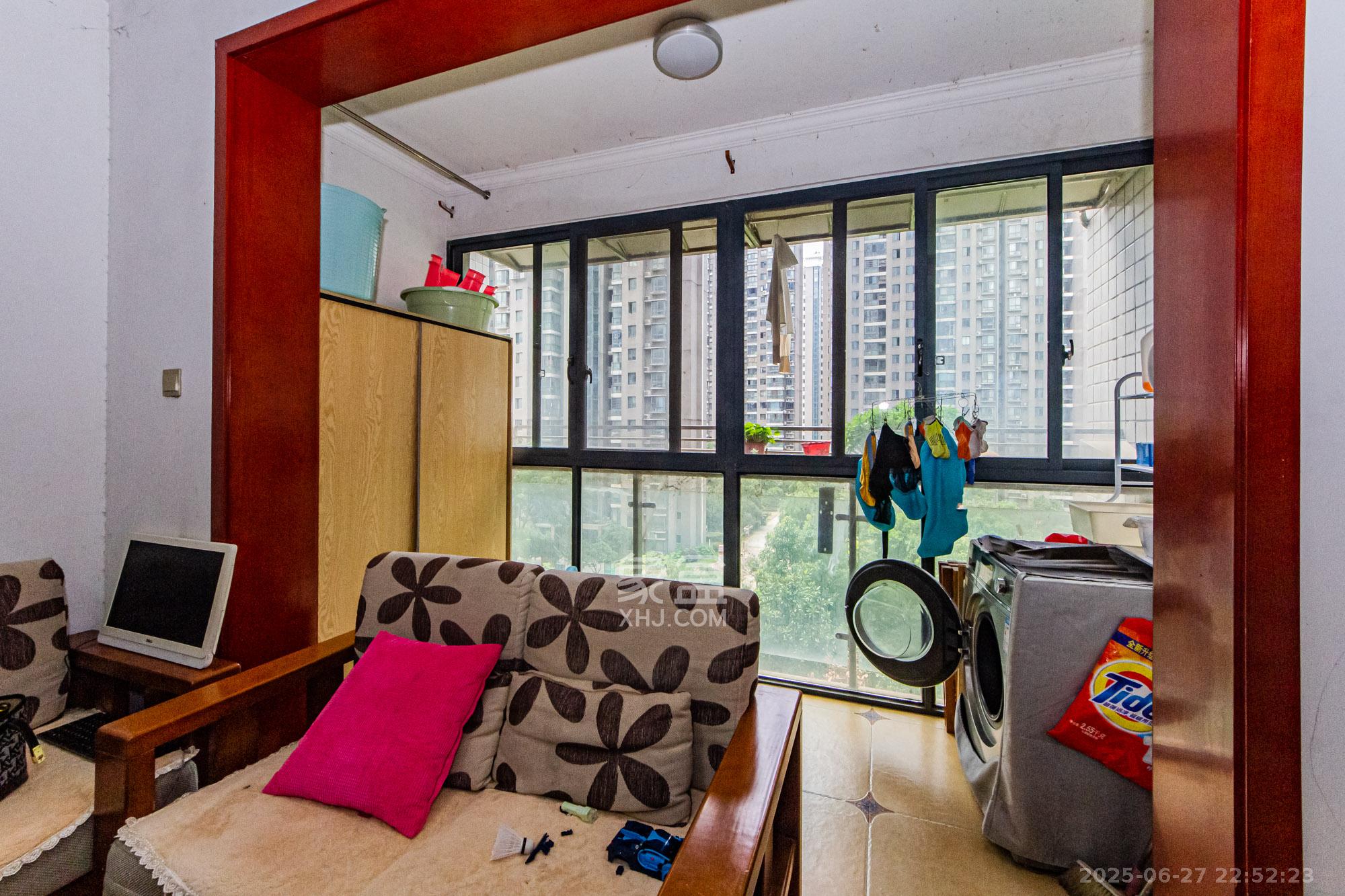 湘江世纪城悦江苑 3室1厅1卫 85.0万 湘江世纪城悦江苑 3室1厅1卫 85.0万阳台