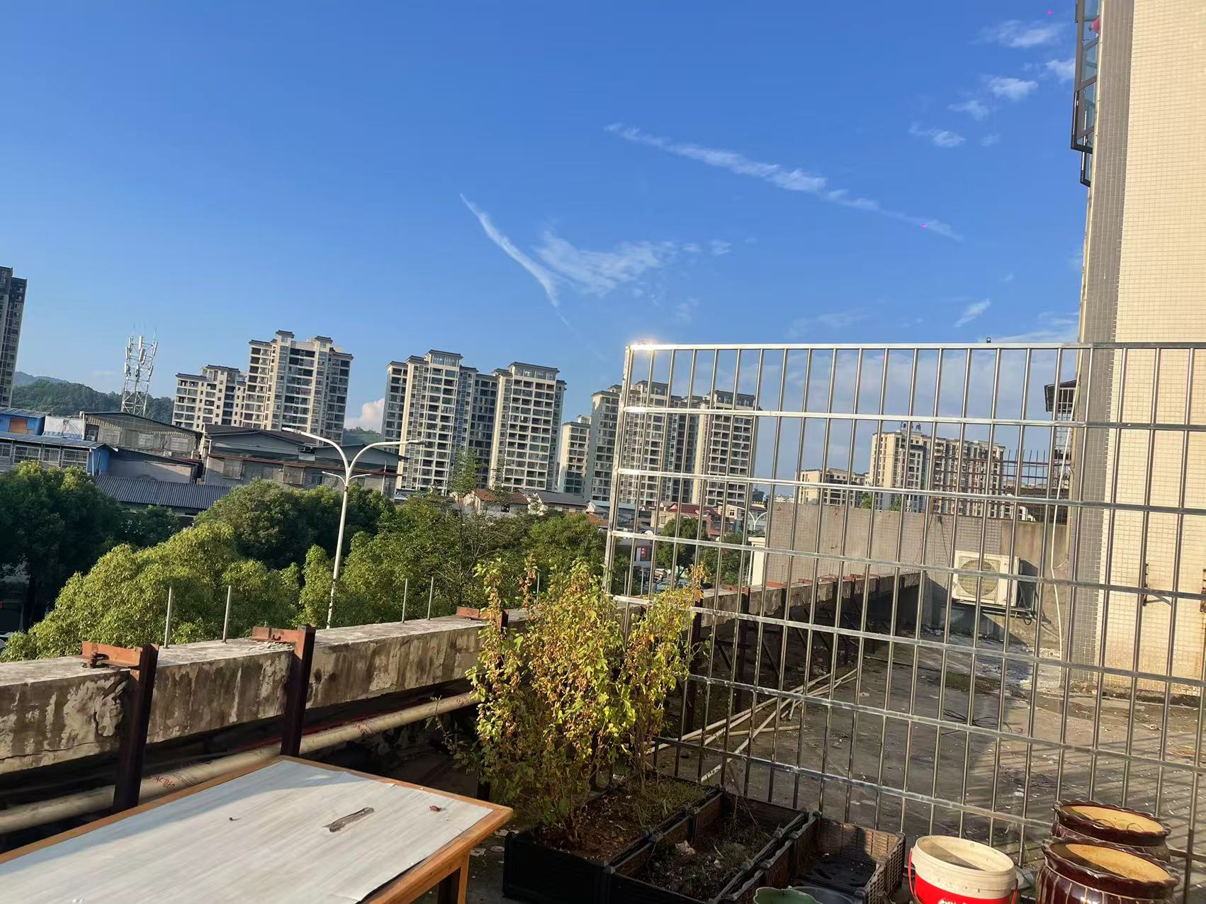 鼎泰逸景园 3室2厅2卫 2000.0元/月 鼎泰逸景园 3室2厅2卫 2000.0元/月室内图