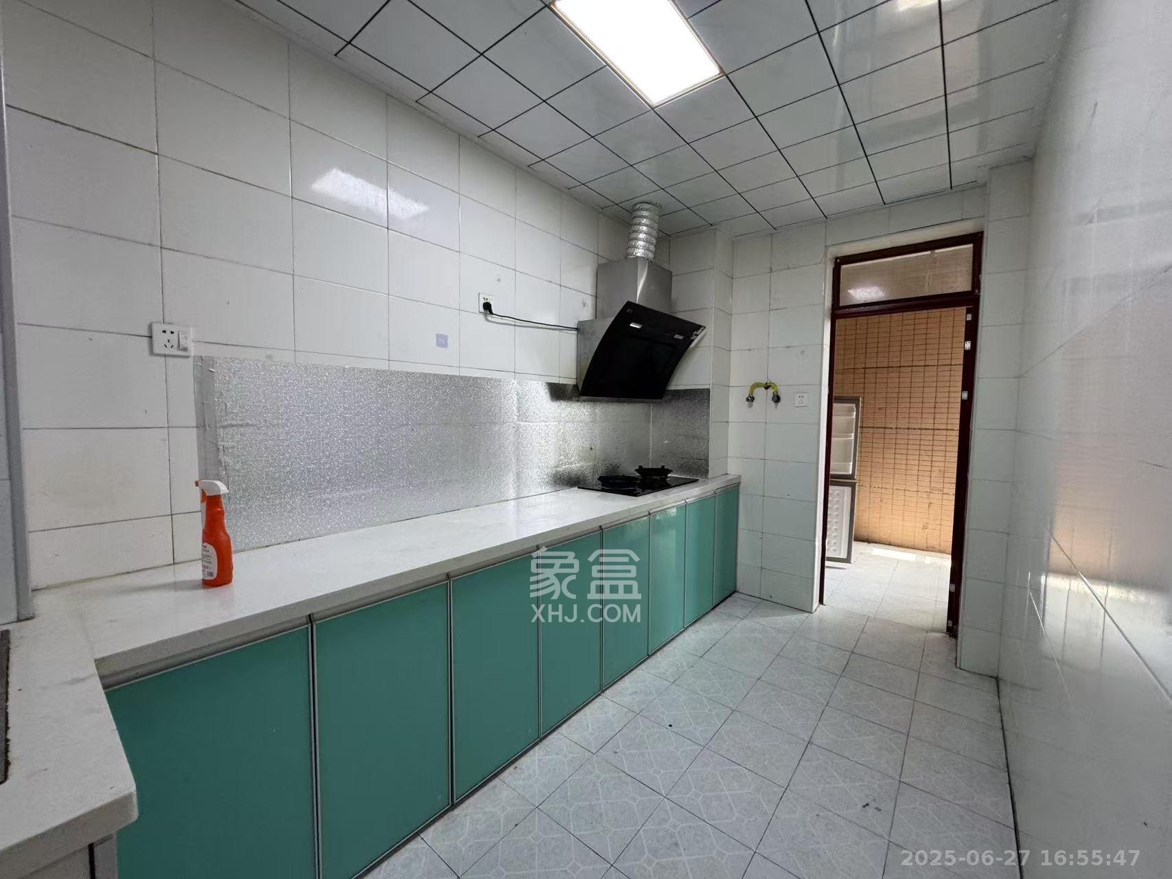 瑞都华庭(华庭美苑) 3室2厅2卫 2500.0元/月 瑞都华庭(华庭美苑) 3室2厅2卫 2500.0元/月室内图