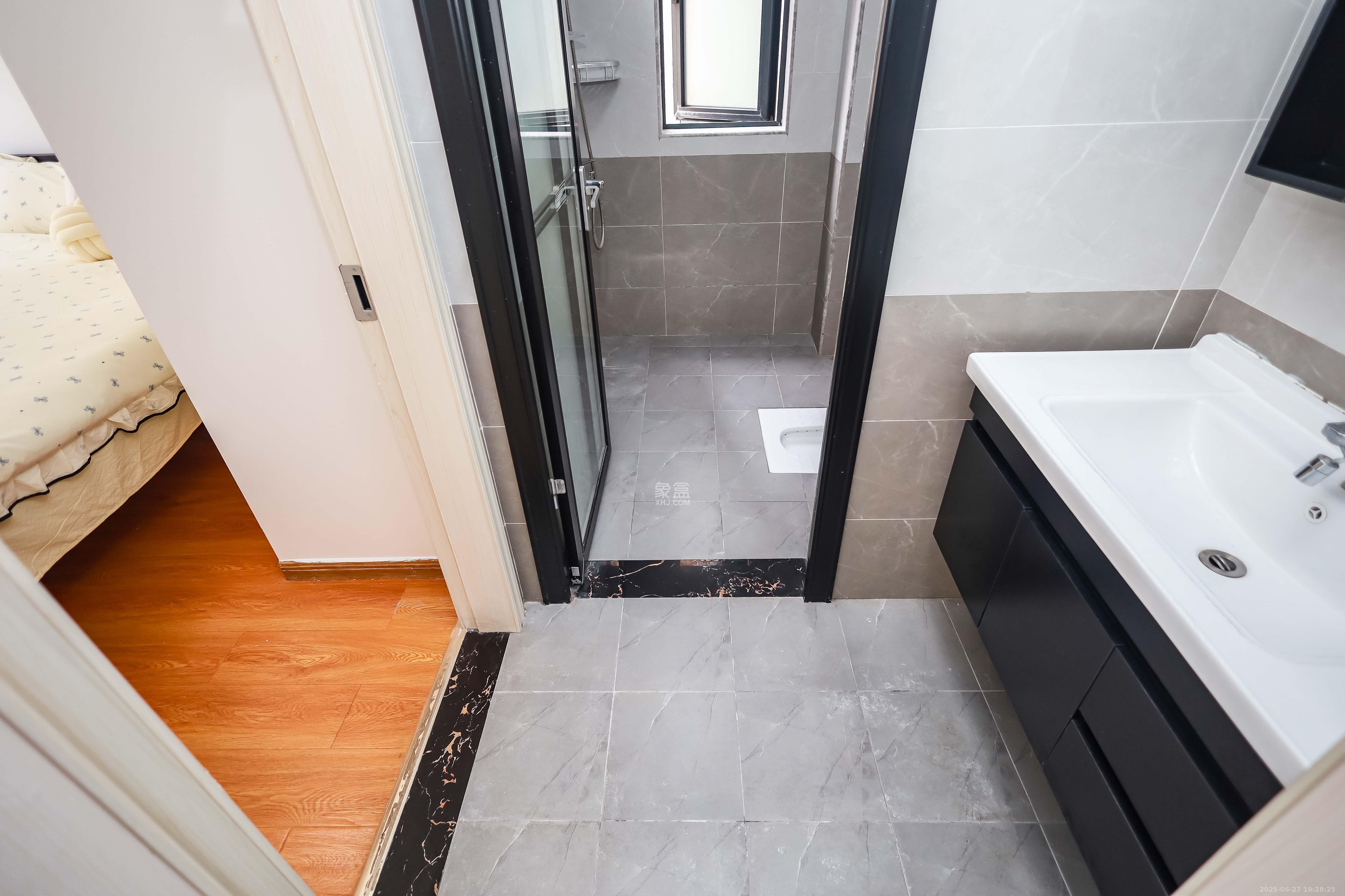 长房云时代  3室2厅1卫    82.0万 长房云时代  3室2厅1卫    82.0万卫生间