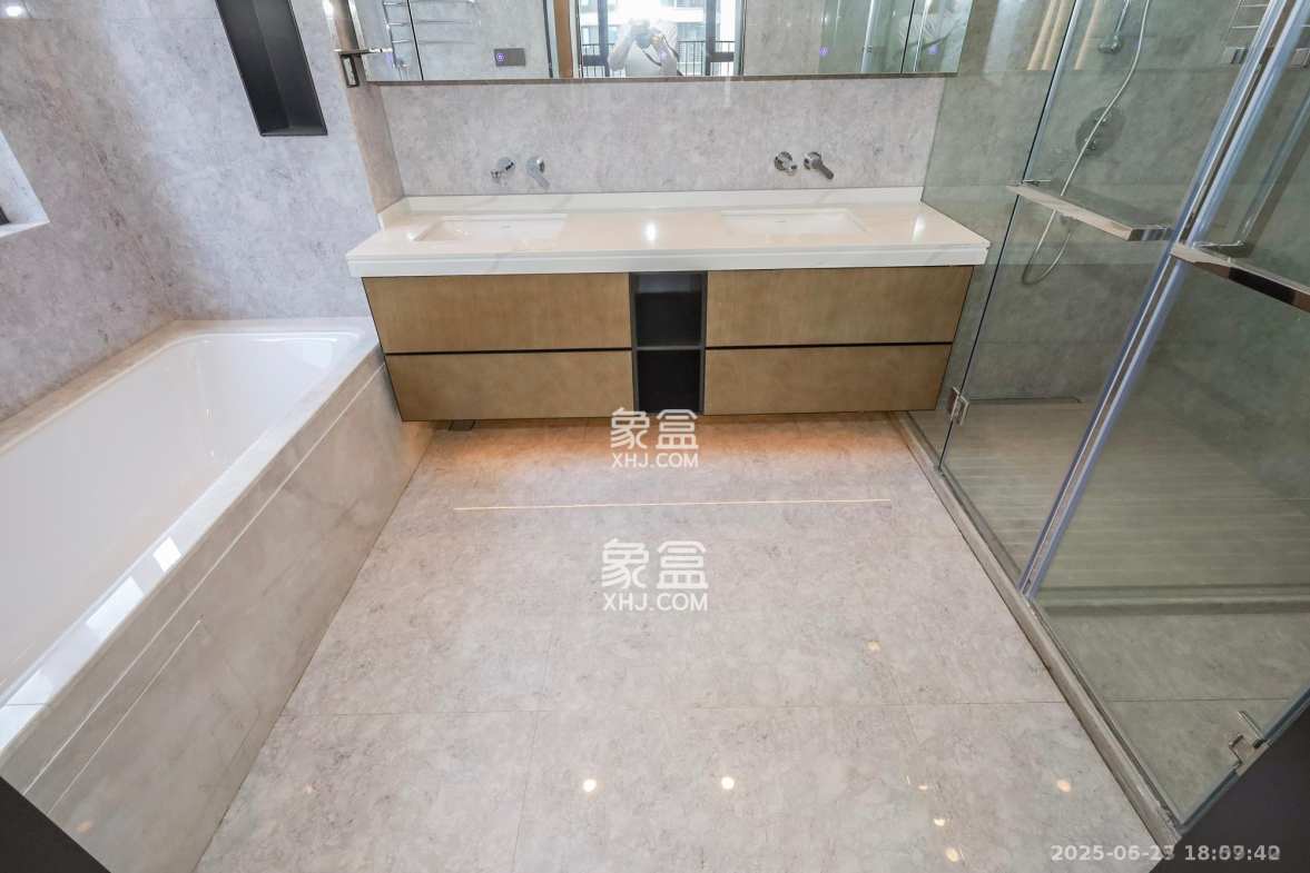 旭辉铂悦湘江  4室2厅3卫    17000.0元/月 旭辉铂悦湘江  4室2厅3卫    17000.0元/月室内图