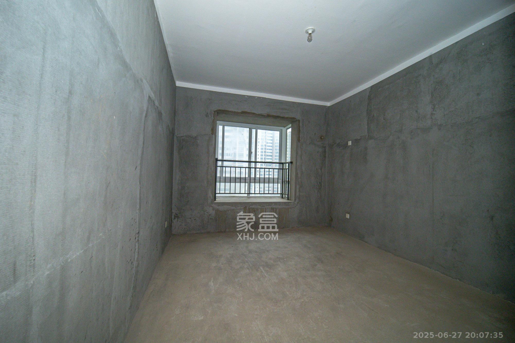 楚天世纪城东苑 4室2厅2卫 72.0万 楚天世纪城东苑 4室2厅2卫 72.0万卧室