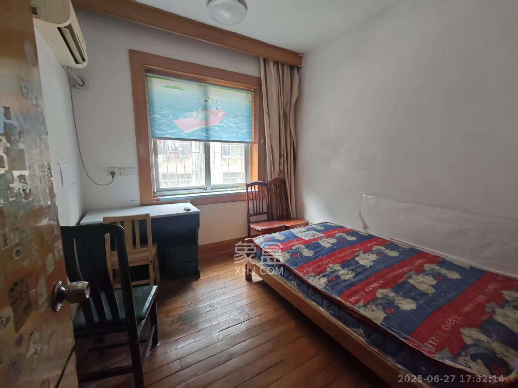 梅岭村  3室1厅1卫   1500.00元/月室内图1