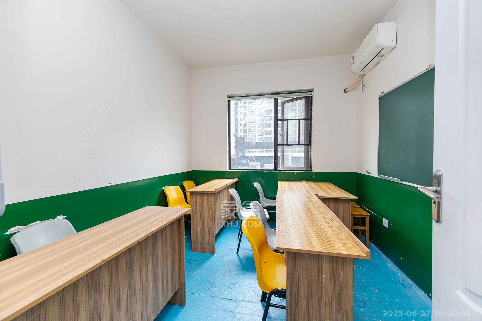 润和之悦(金泽园) 4室2厅2卫 78.0万 润和之悦(金泽园) 4室2厅2卫 78.0万卧室