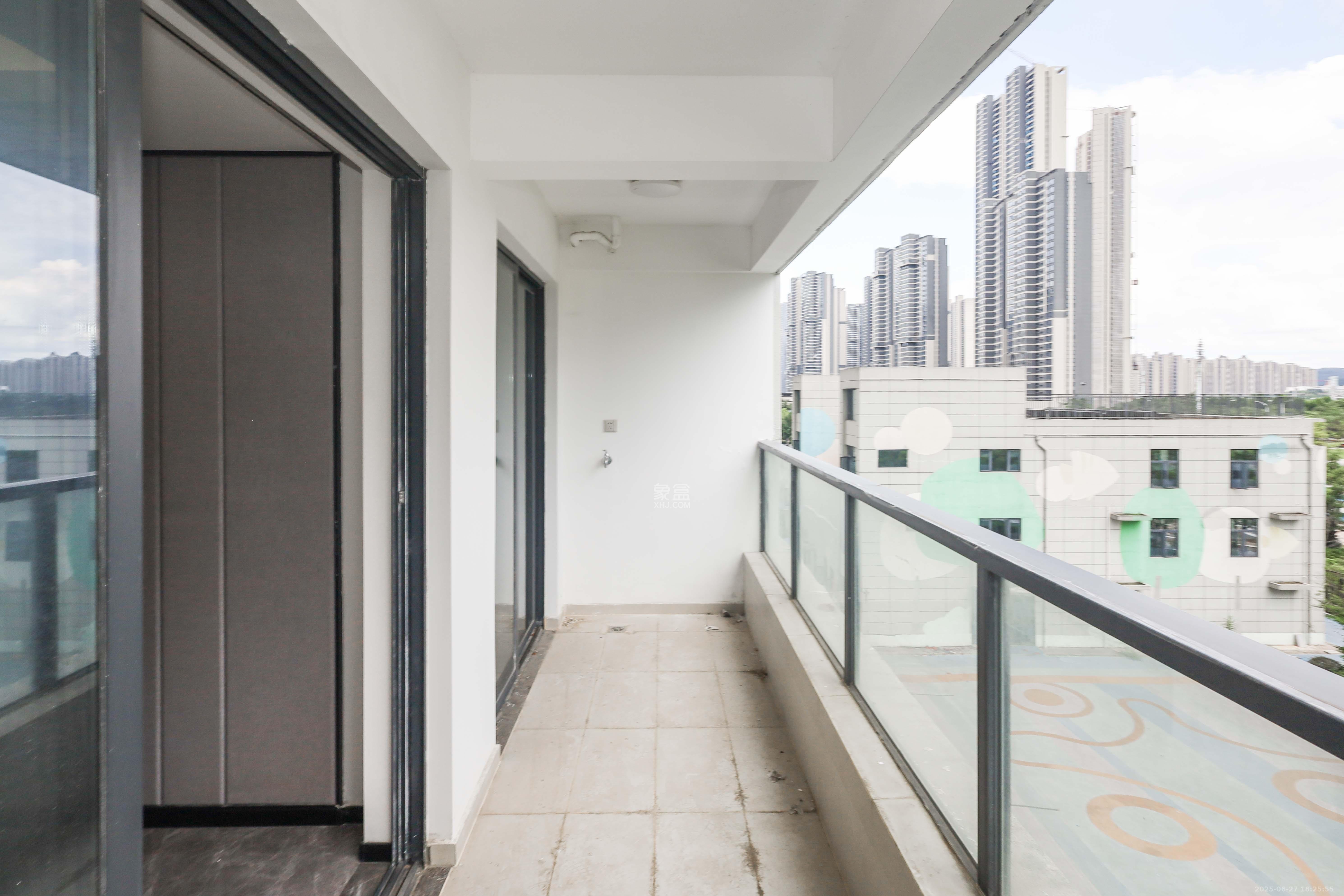 中国铁建湘语梅溪  3室2厅2卫   148.00万阳台