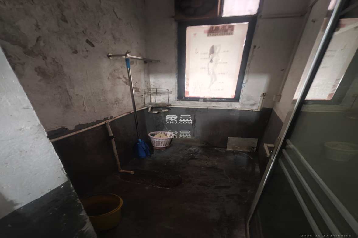 湖橡宿舍/湖橡小区 1室1厅1卫 1850.0元/月 湖橡宿舍/湖橡小区 1室1厅1卫 1850.0元/月室内图