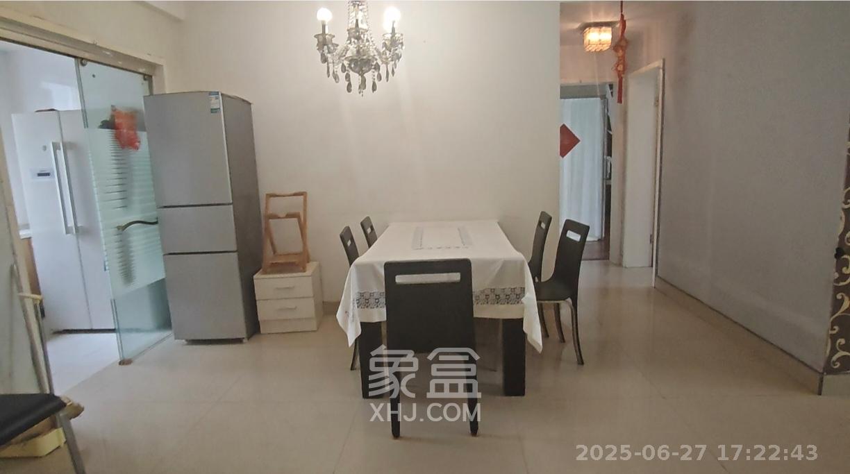 天鸿天府(天鸿中央大院)  3室2厅2卫    2600.0元/月 天鸿天府(天鸿中央大院)  3室2厅2卫    2600.0元/月