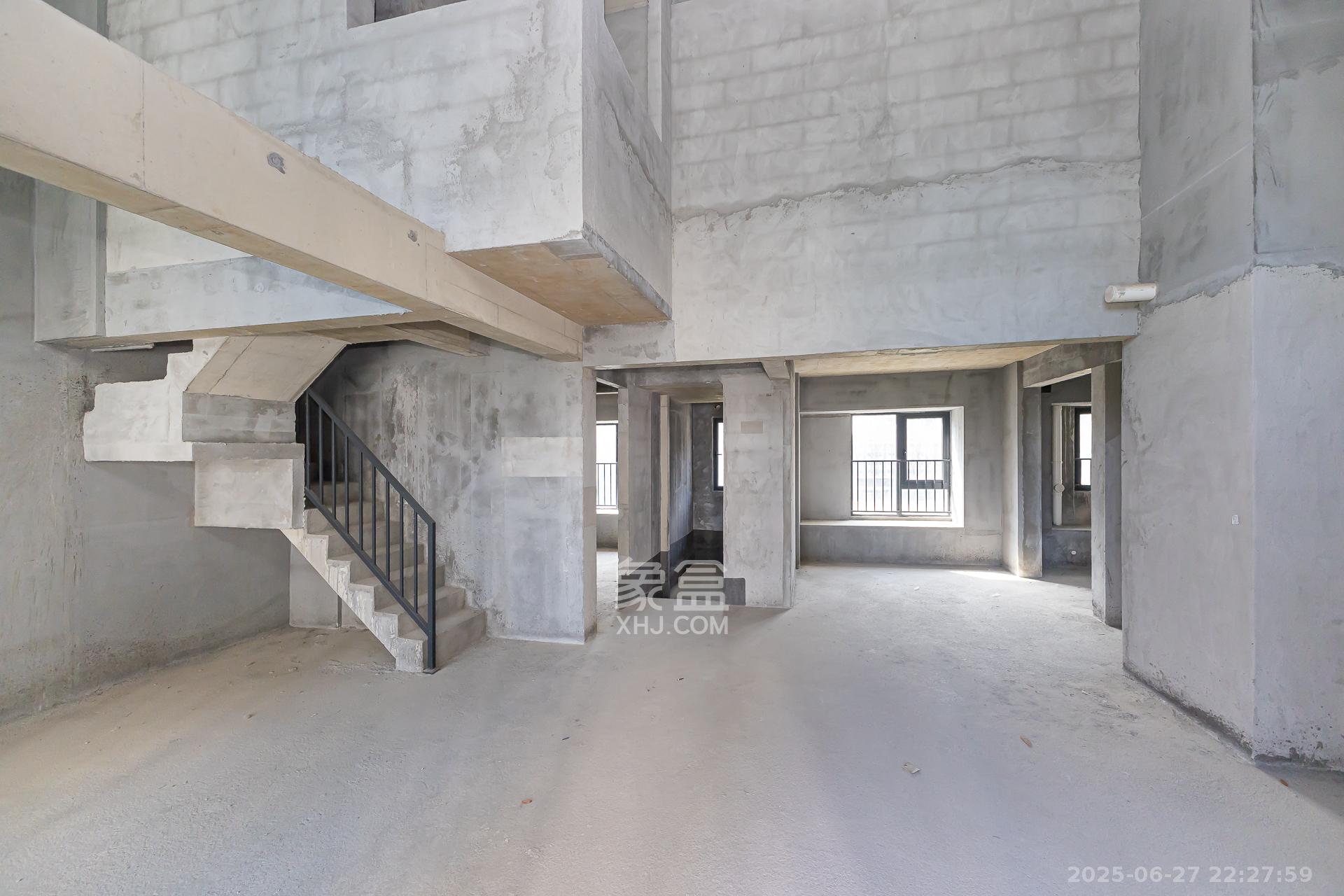 越秀湘江星汇城二期 4室2厅2卫 129.0万 越秀湘江星汇城二期 4室2厅2卫 129.0万客厅