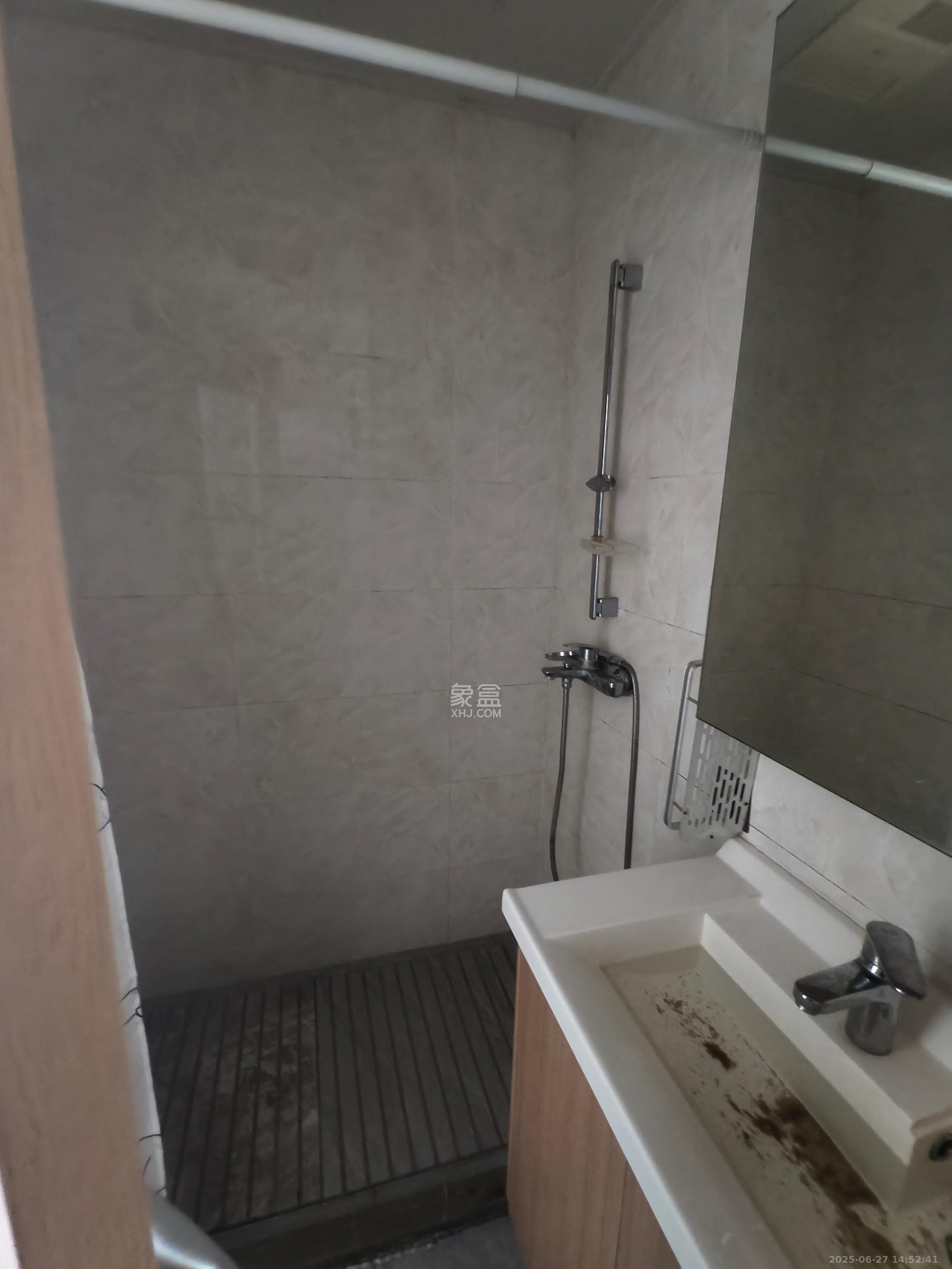 卓越浅水湾  1室1厅1卫   1500.00元/月室内图