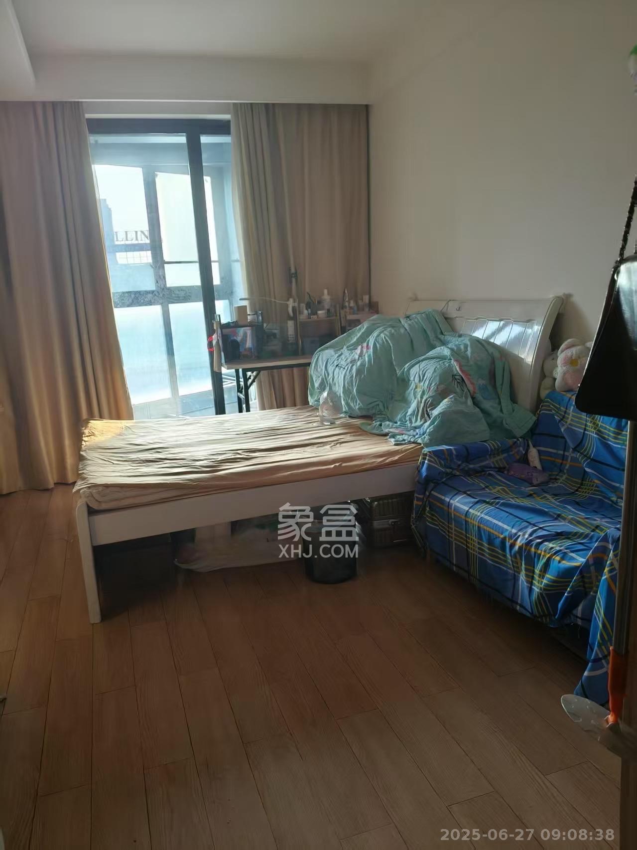 绿地中央广场  1室1厅1卫   1500.00元/月室内图1