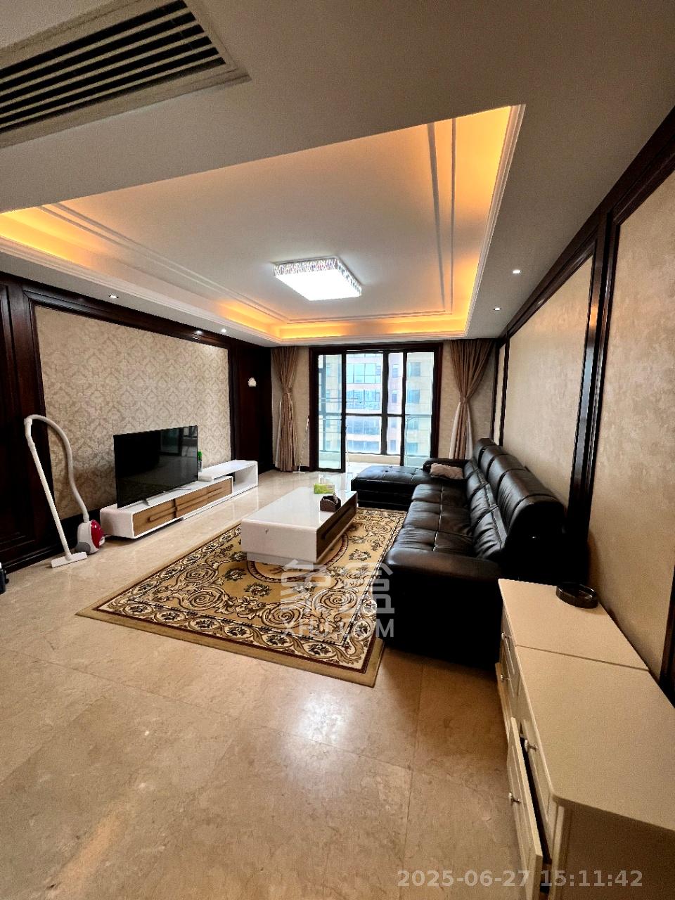 运达中央广场一、二期  3室2厅2卫    10000.0元/月 运达中央广场一、二期  3室2厅2卫    10000.0元/月室内图