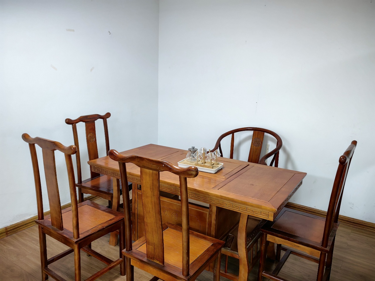 海涯大厦 2室2厅0卫 3900.0元/月 海涯大厦 2室2厅0卫 3900.0元/月室内图