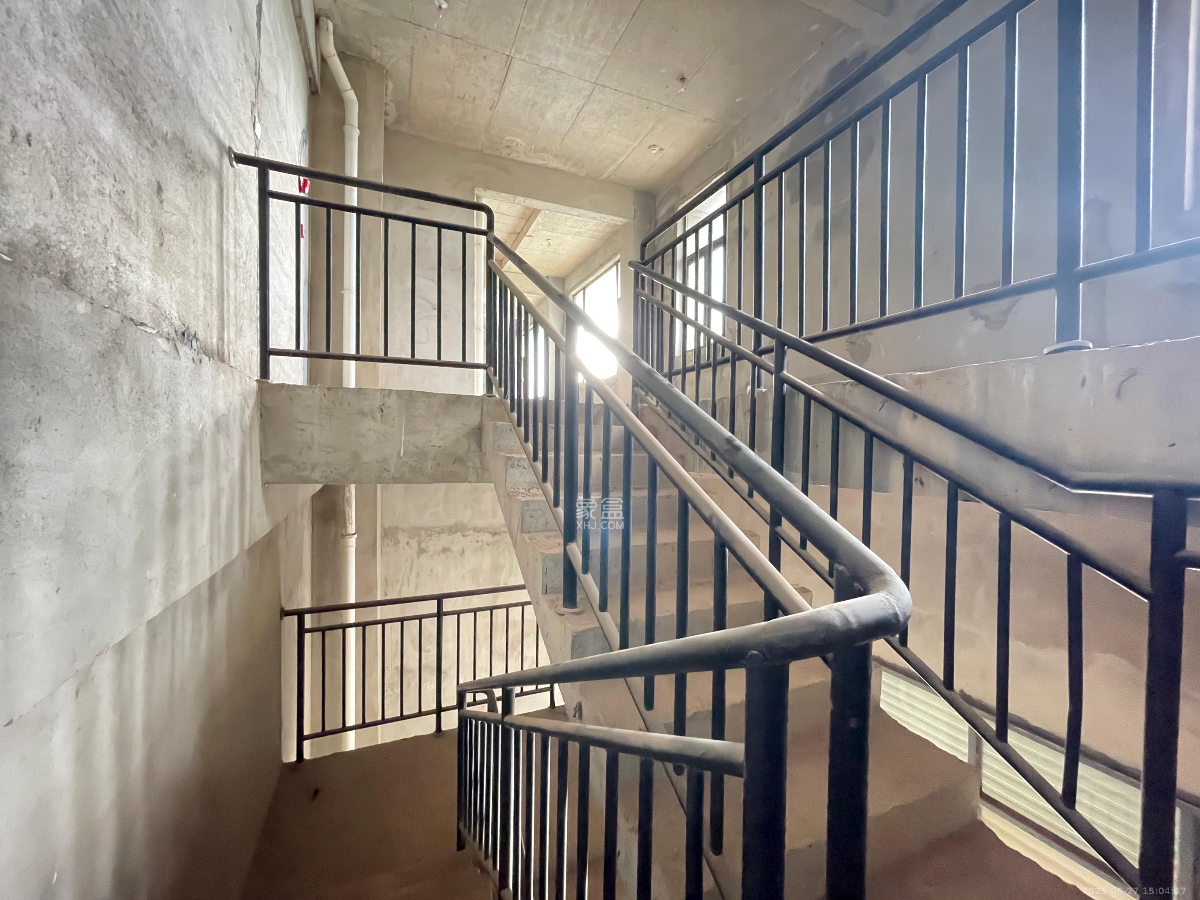 恒大名都   221.86㎡      2500.0元/月室内图