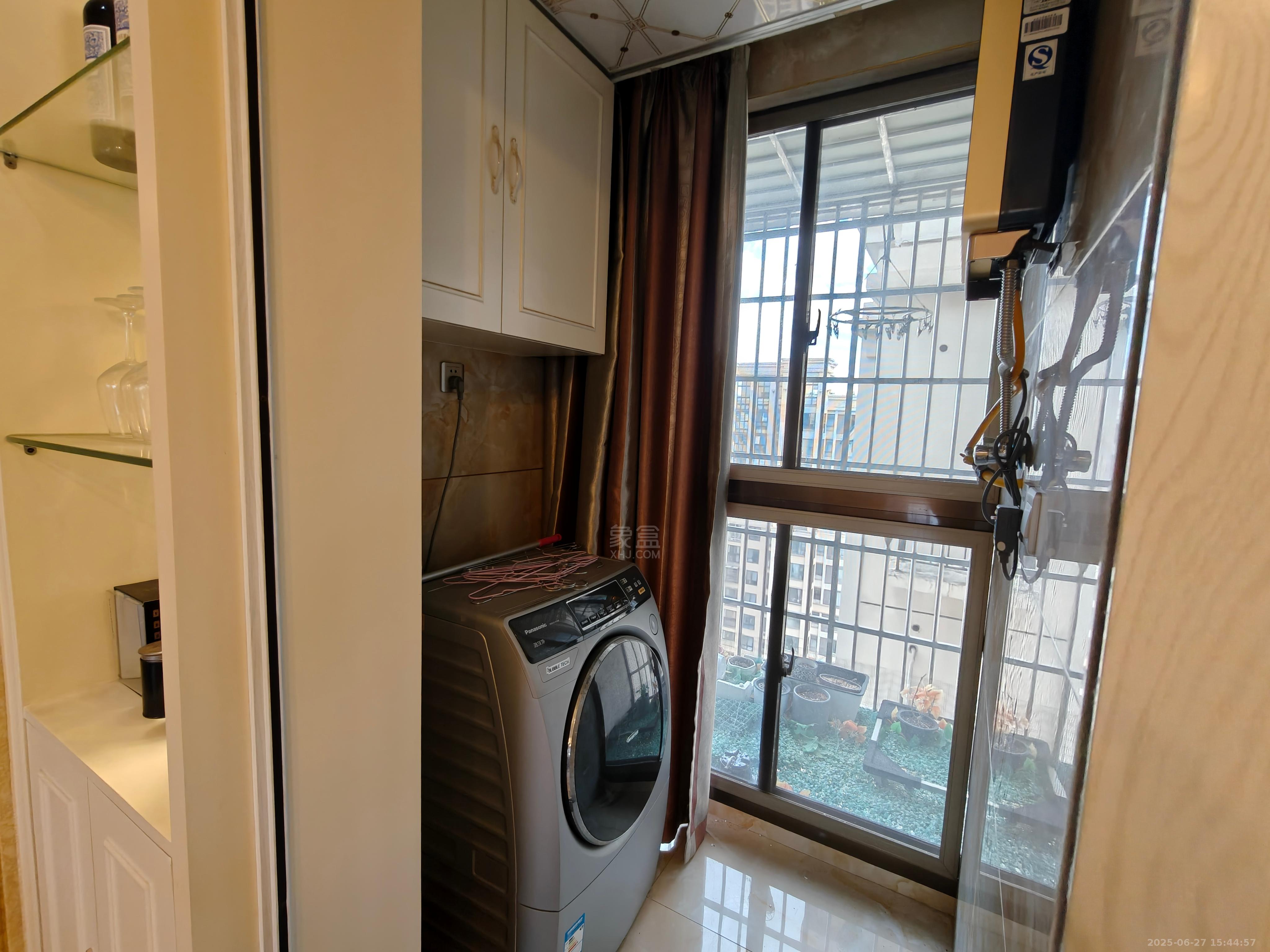 佳兆业金域天下三期 3室2厅1卫 2500.0元/月 佳兆业金域天下三期 3室2厅1卫 2500.0元/月室内图