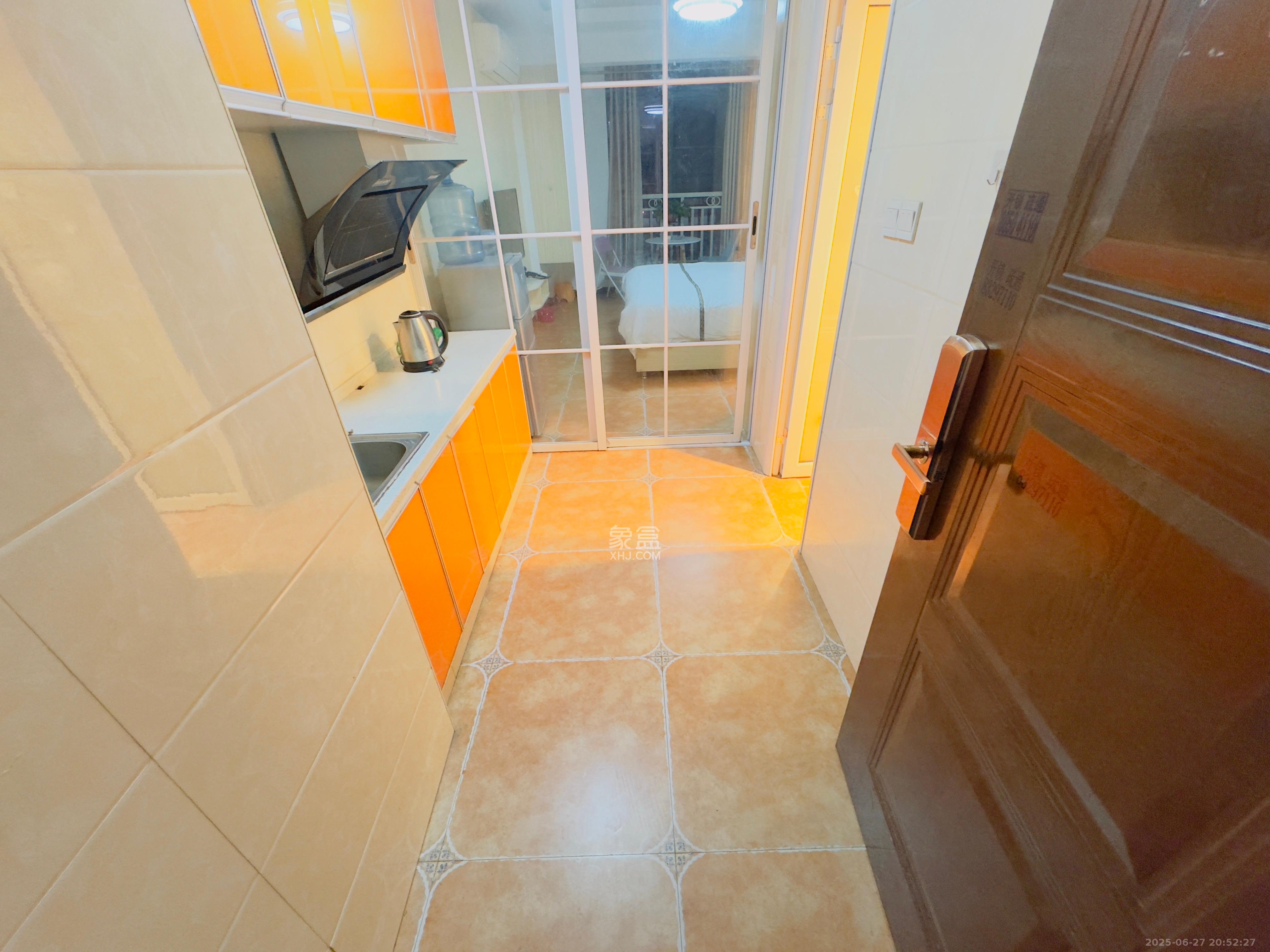 华侨假日中心(晟华苑) 1室1厅1卫 1500.0元/月 华侨假日中心(晟华苑) 1室1厅1卫 1500.0元/月室内图