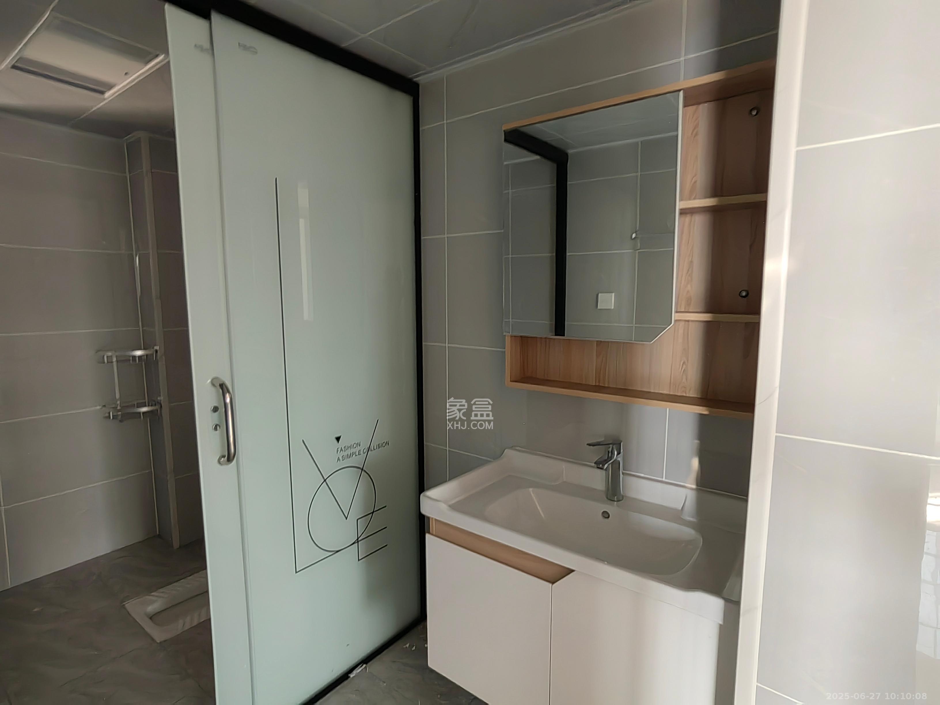 凯富南方鑫城  3室2厅1卫    2200.0元/月 凯富南方鑫城  3室2厅1卫    2200.0元/月室内图