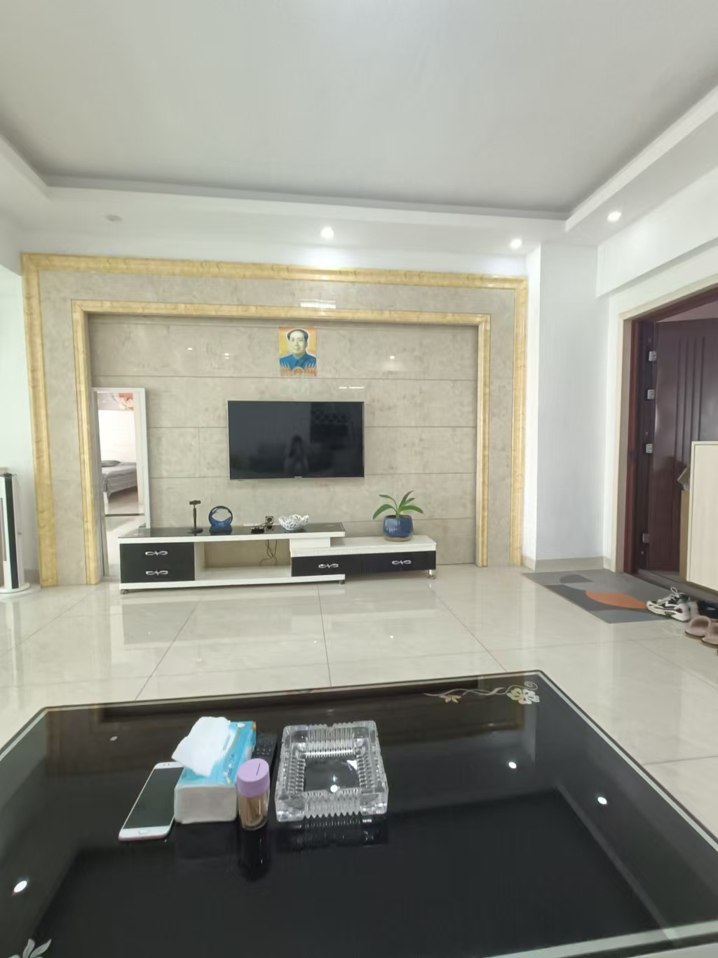 滨江财富中心 2室2厅1卫 1200.0元/月 滨江财富中心 2室2厅1卫 1200.0元/月室内图