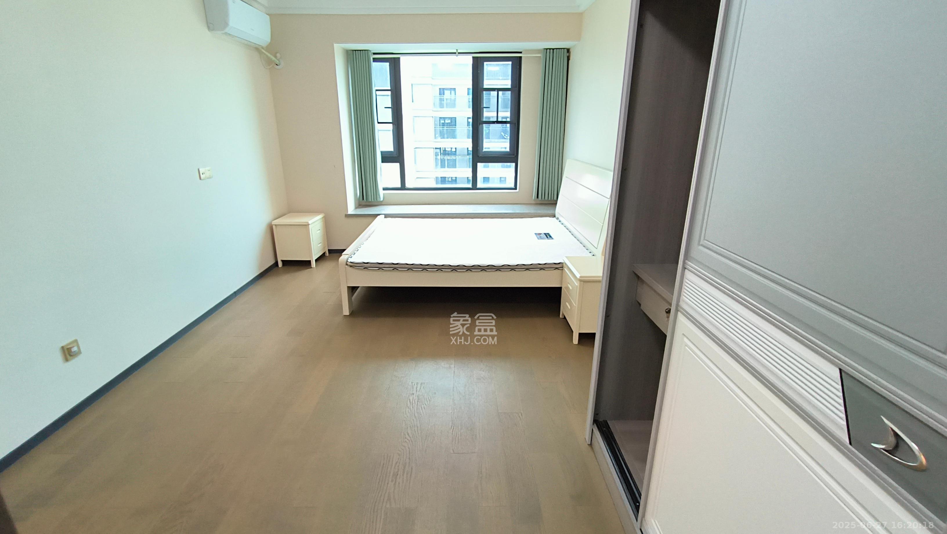 中海阅麓山二期  3室2厅2卫   3500.00元/月室内图