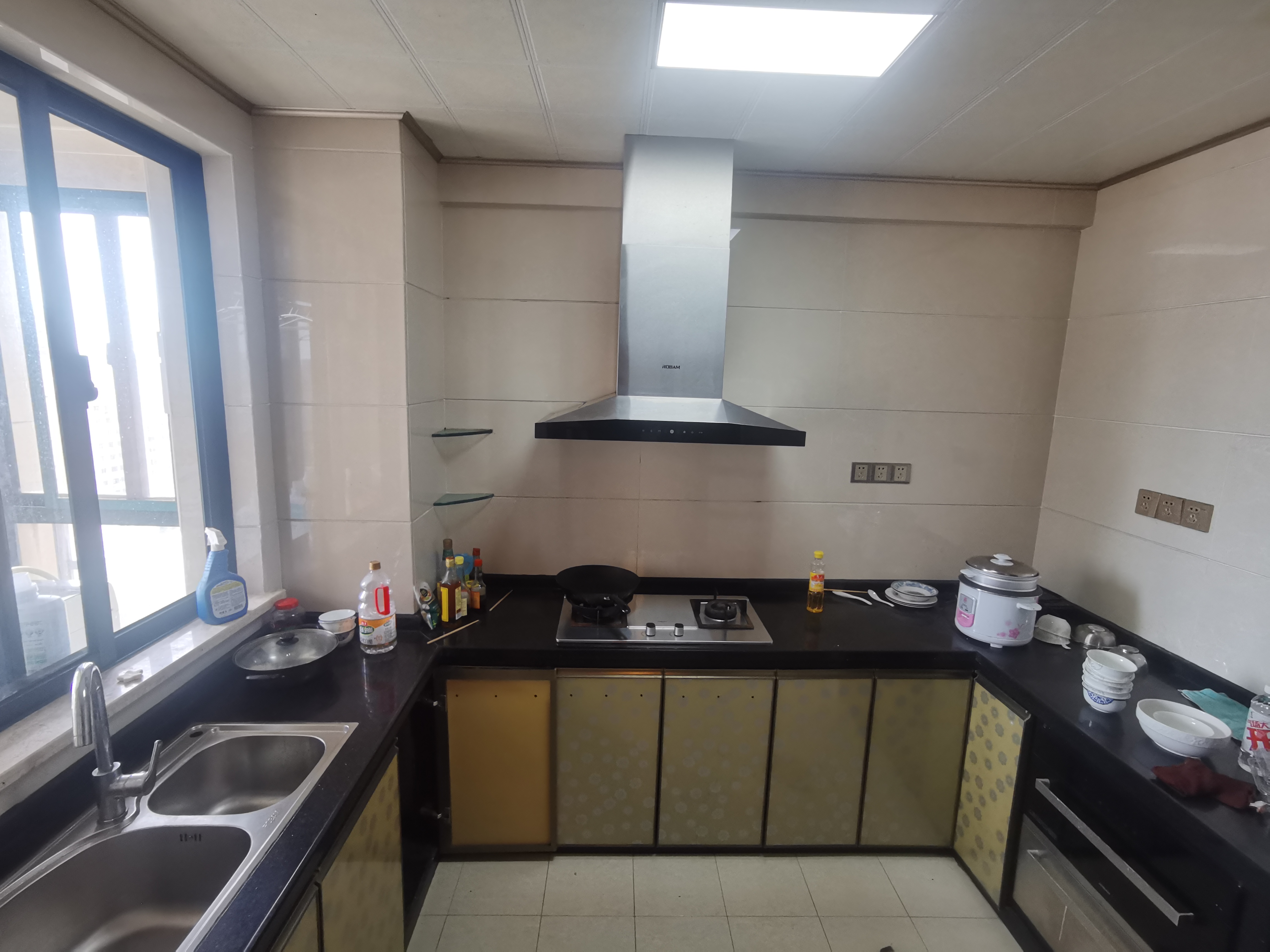 海阔天空-国瑞城二期(雅仕苑) 4室2厅2卫 5300.0元/月 海阔天空-国瑞城二期(雅仕苑) 4室2厅2卫 5300.0元/月室内图