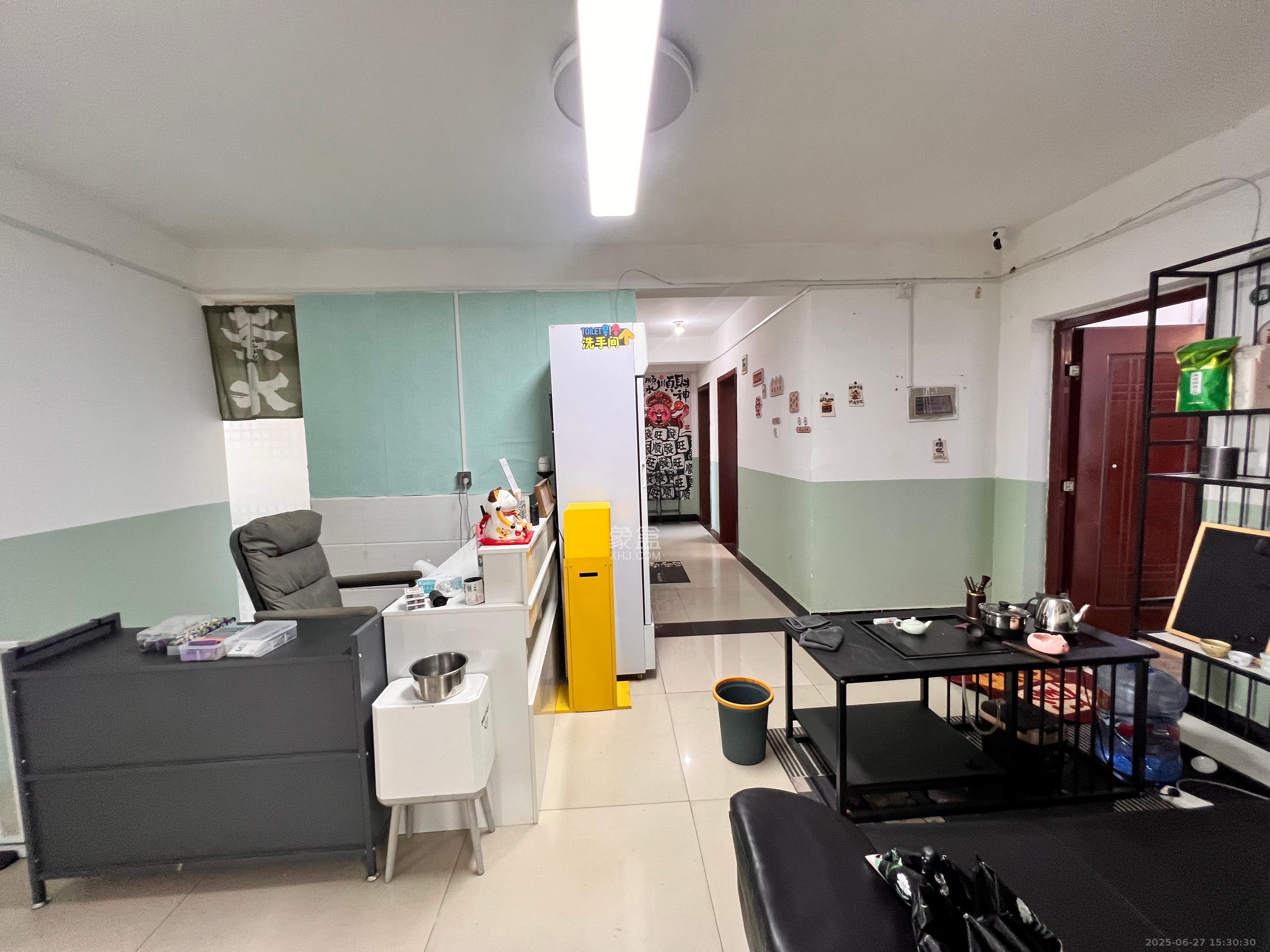 高桥现代商贸城  3室1厅1卫    3000.0元/月室内图