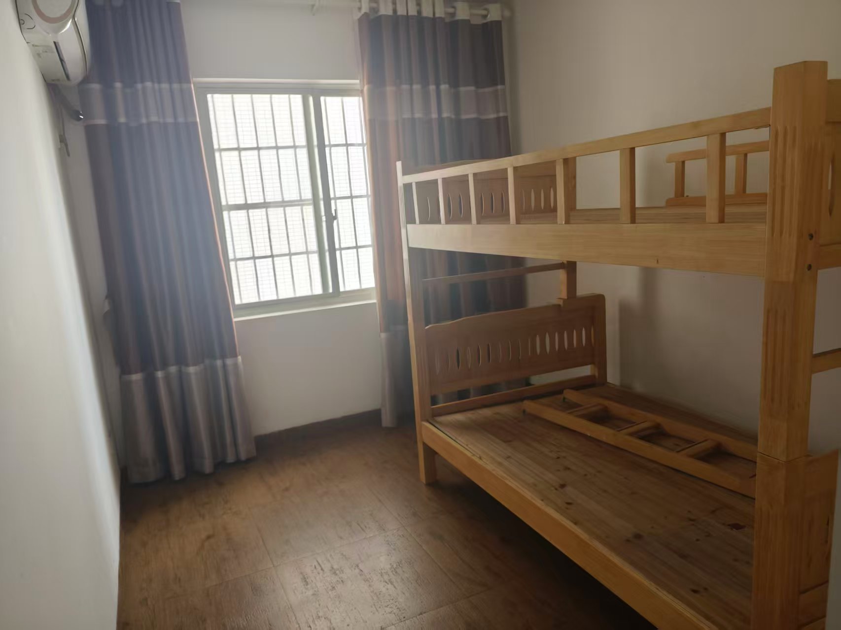 宇元万向城 3室2厅2卫 2400.0元/月 宇元万向城 3室2厅2卫 2400.0元/月室内图