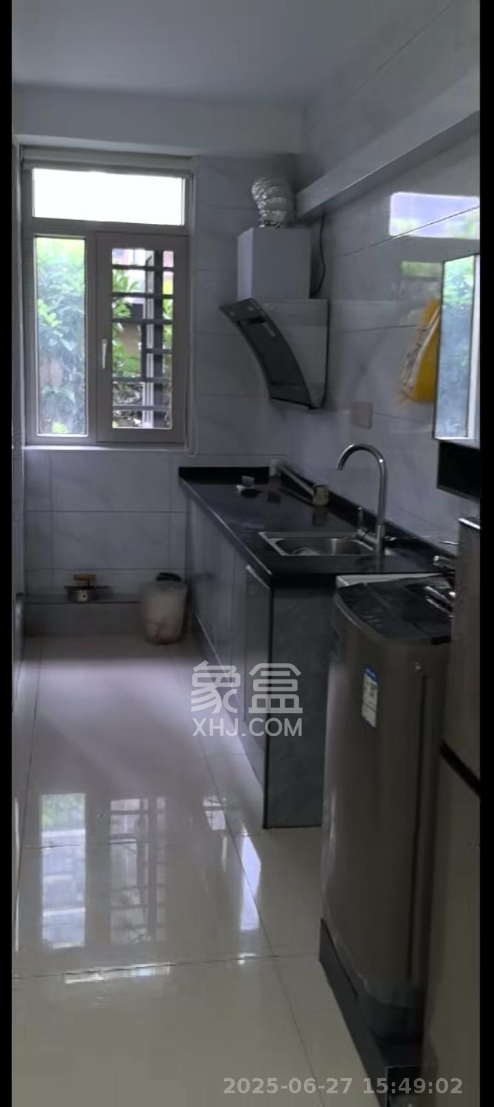 月畔湾  2室1厅1卫   1200.00元/月室内图