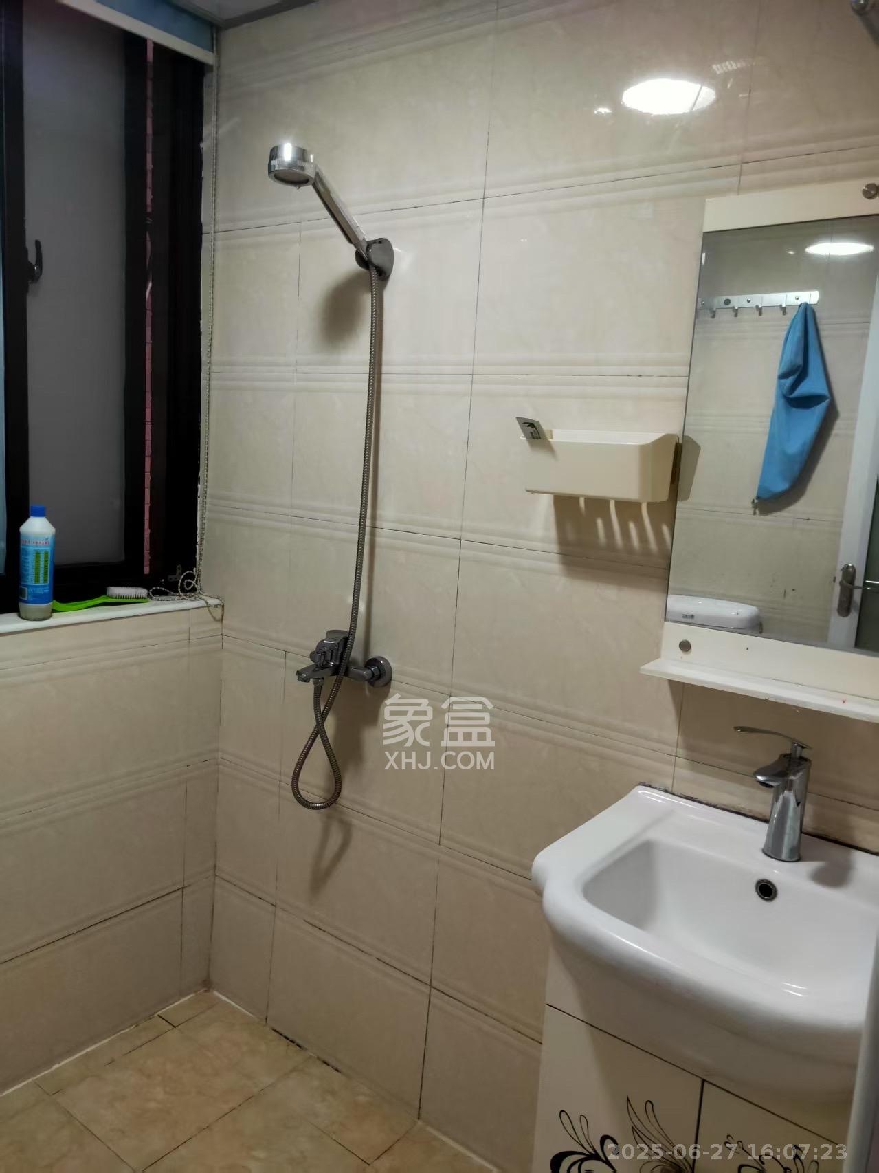 康桥长郡  2室2厅1卫    1700.0元/月 康桥长郡  2室2厅1卫    1700.0元/月室内图